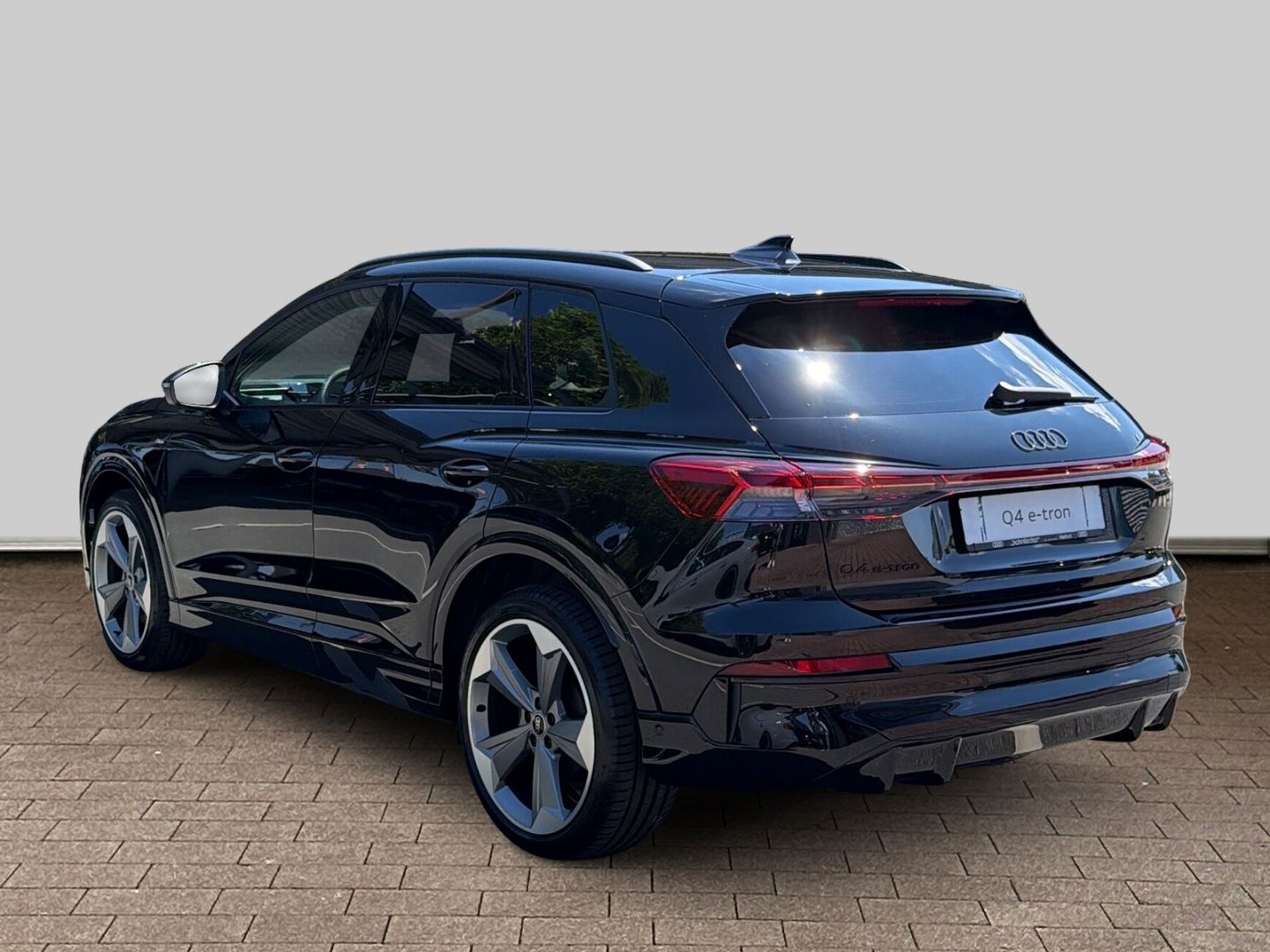 Fahrzeug 7 Fahrzeugabbildung Audi Q4 e-tron SUV PERFORMANCE+LED+AHK+TECHPLUS+
