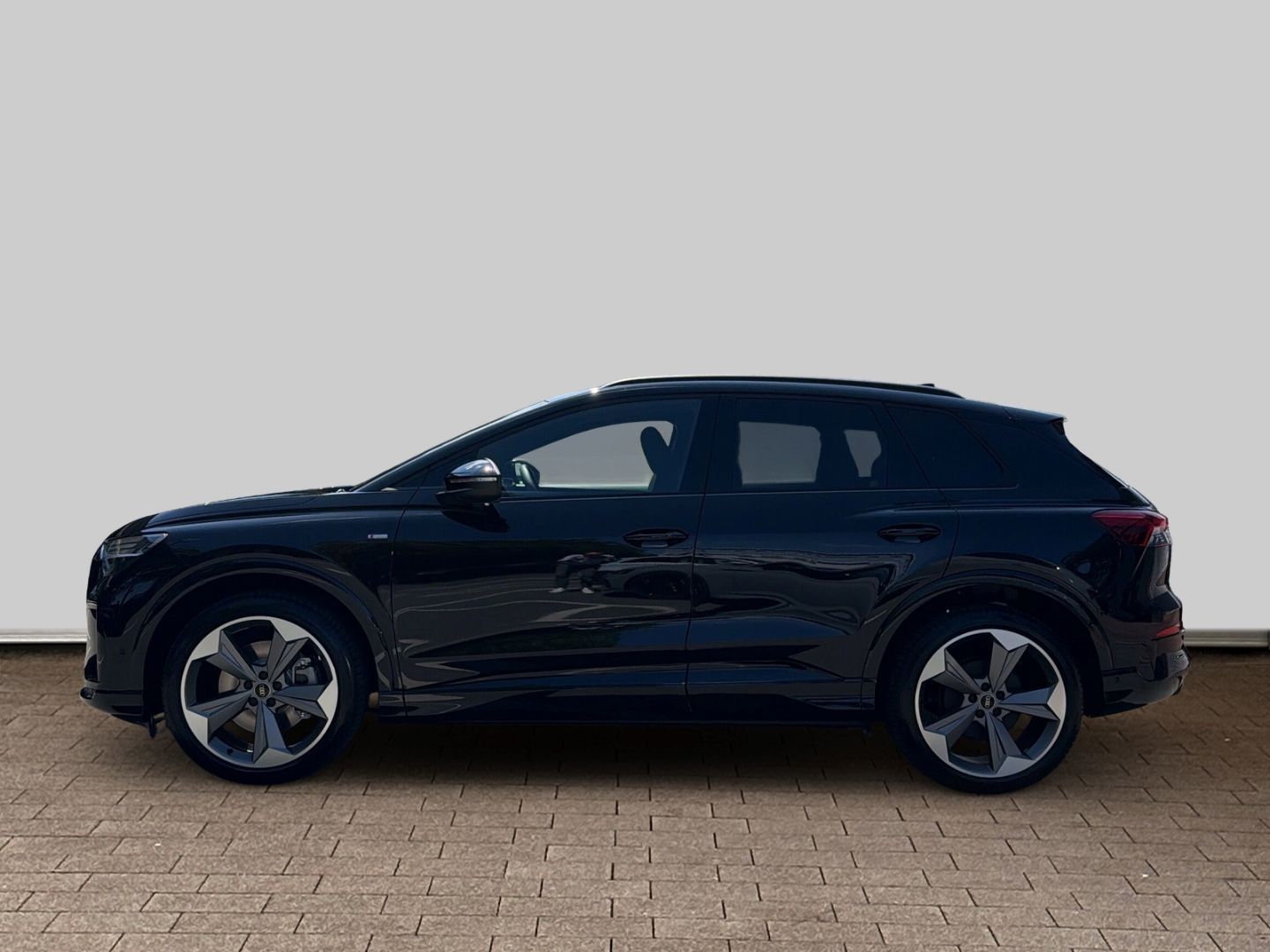 Fahrzeug 8 Fahrzeugabbildung Audi Q4 e-tron SUV PERFORMANCE+LED+AHK+TECHPLUS+