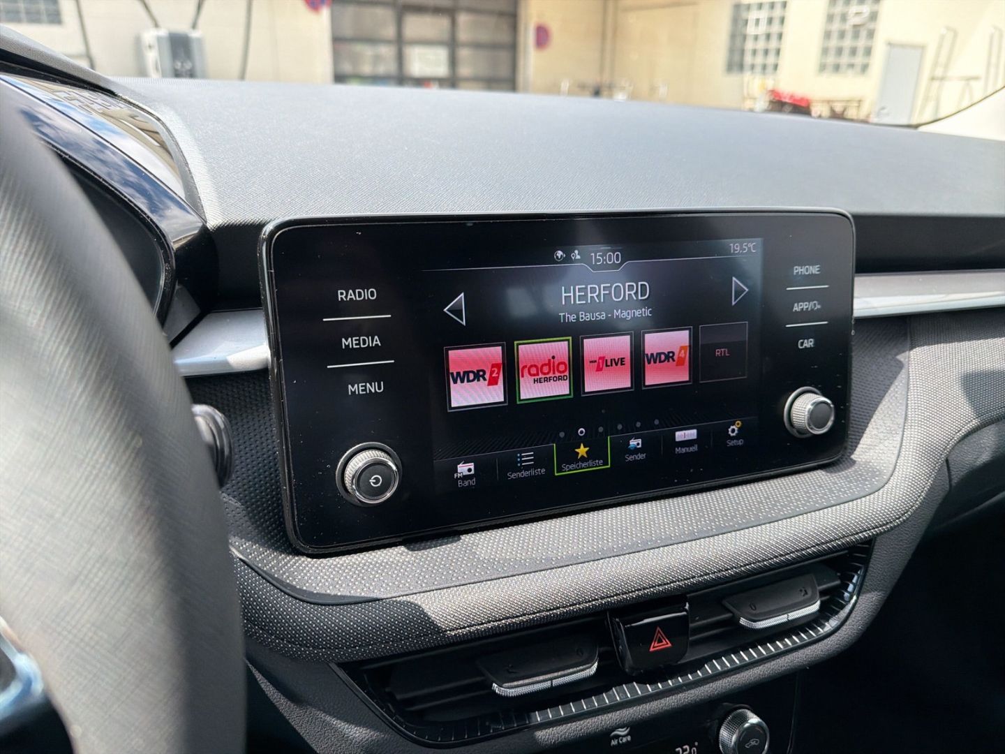 Fahrzeugabbildung SKODA Fabia 1.0 TSI Selection Climatronic LED Bluetoot