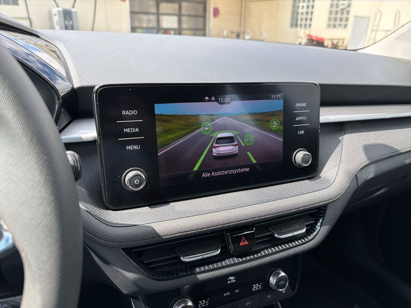 Fahrzeugabbildung SKODA Fabia 1.0 TSI Selection Climatronic LED Bluetoot