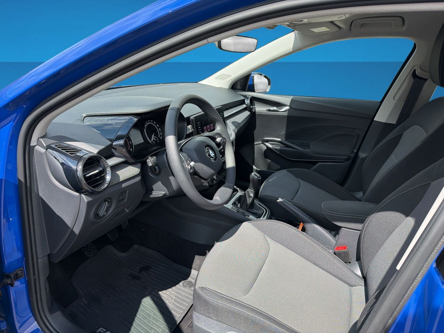 Fahrzeugabbildung SKODA Fabia 1.0 TSI Selection Climatronic LED Bluetoot