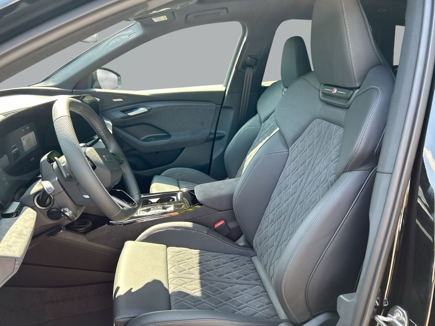 Fahrzeugabbildung Audi Q6 e-tron SUV QUATTRO 315 kW+SLINE BUSINESS+AHK
