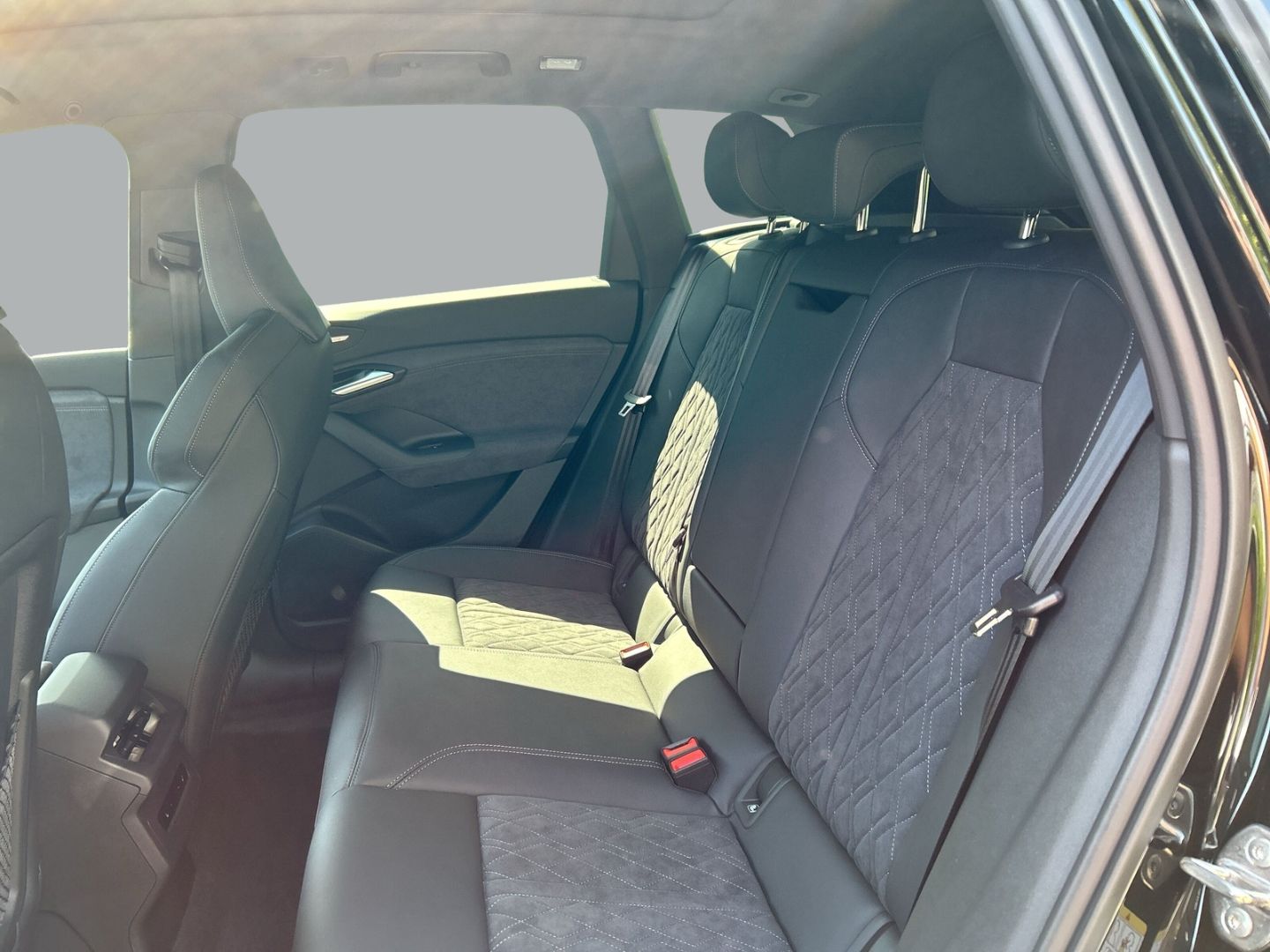 Fahrzeugabbildung Audi Q6 e-tron SUV QUATTRO 315 kW+SLINE BUSINESS+AHK
