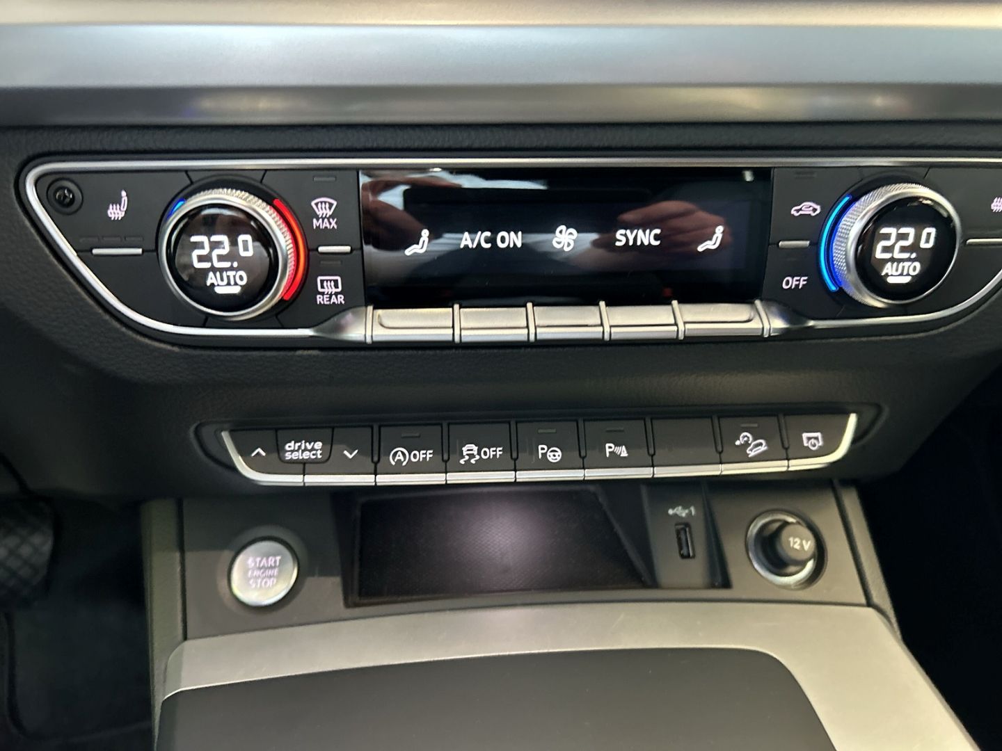 Fahrzeugabbildung Audi Q5 Sportback 35 TDI S tronic S Line Sportsitze S