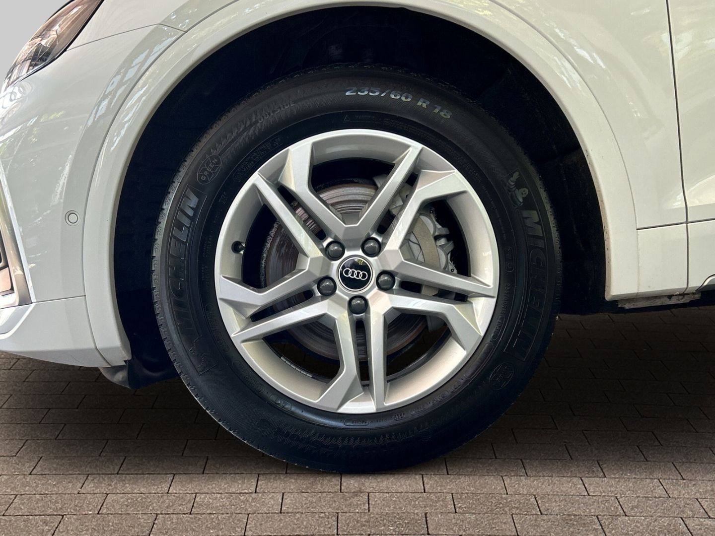 Fahrzeugabbildung Audi Q5 Sportback 35 TDI S tronic S Line Sportsitze S