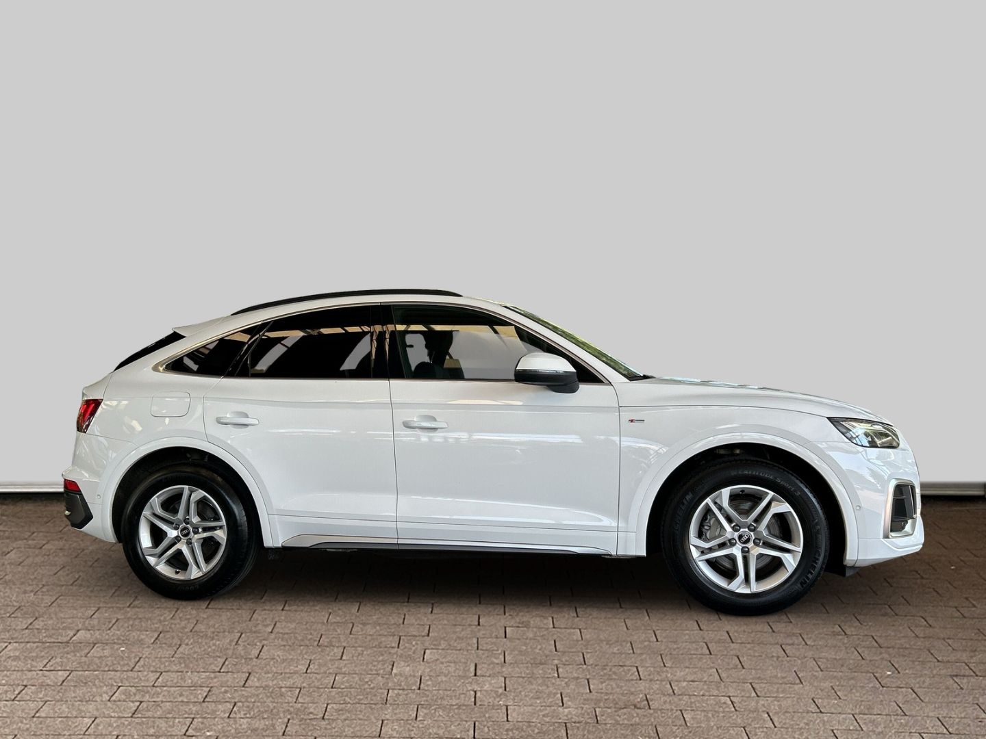 Fahrzeugabbildung Audi Q5 Sportback 35 TDI S tronic S Line Sportsitze S
