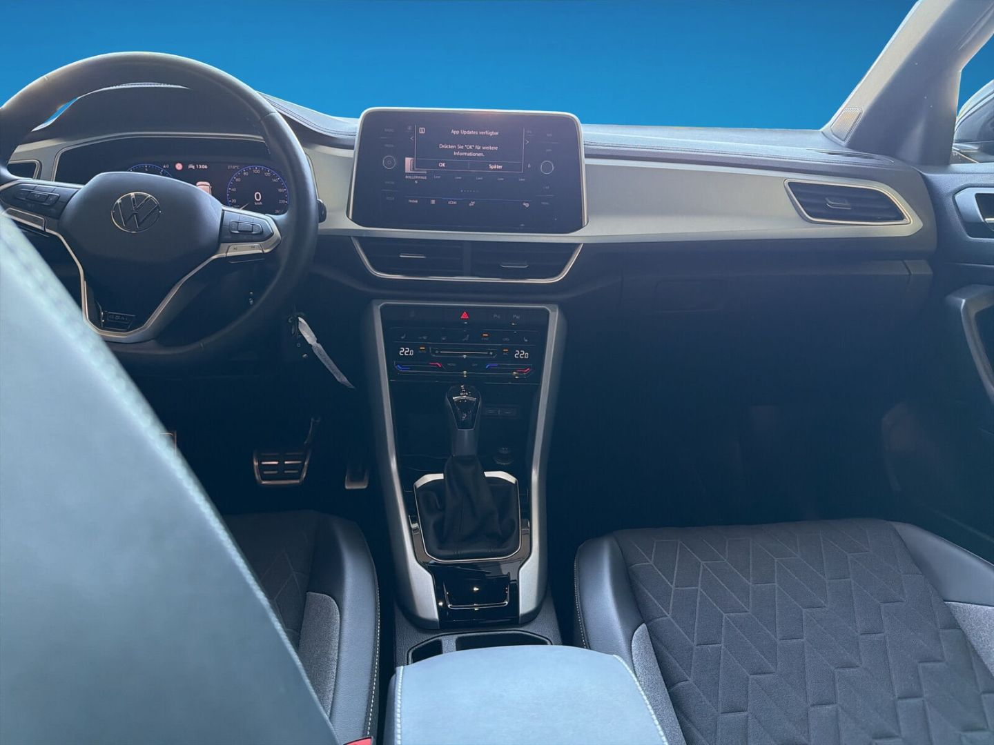 Fahrzeug 14 Fahrzeugabbildung Volkswagen T-Roc 1.5 TSI Goal RearView Clima Navi LED-Plus
