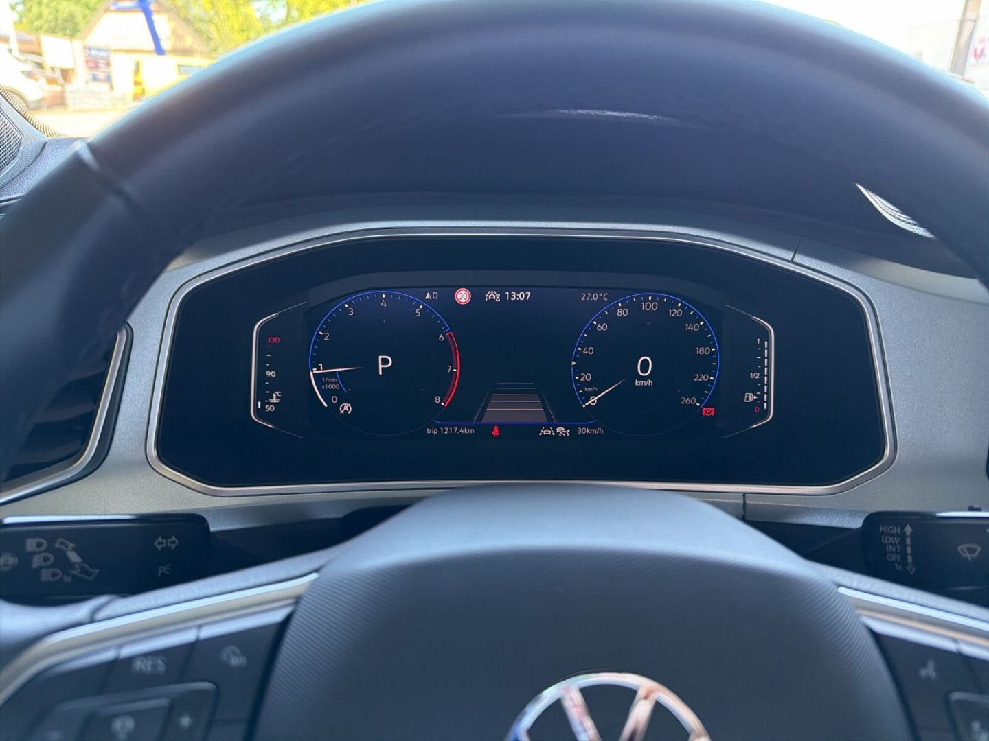 Fahrzeug 17 Fahrzeugabbildung Volkswagen T-Roc 1.5 TSI Goal RearView Clima Navi LED-Plus