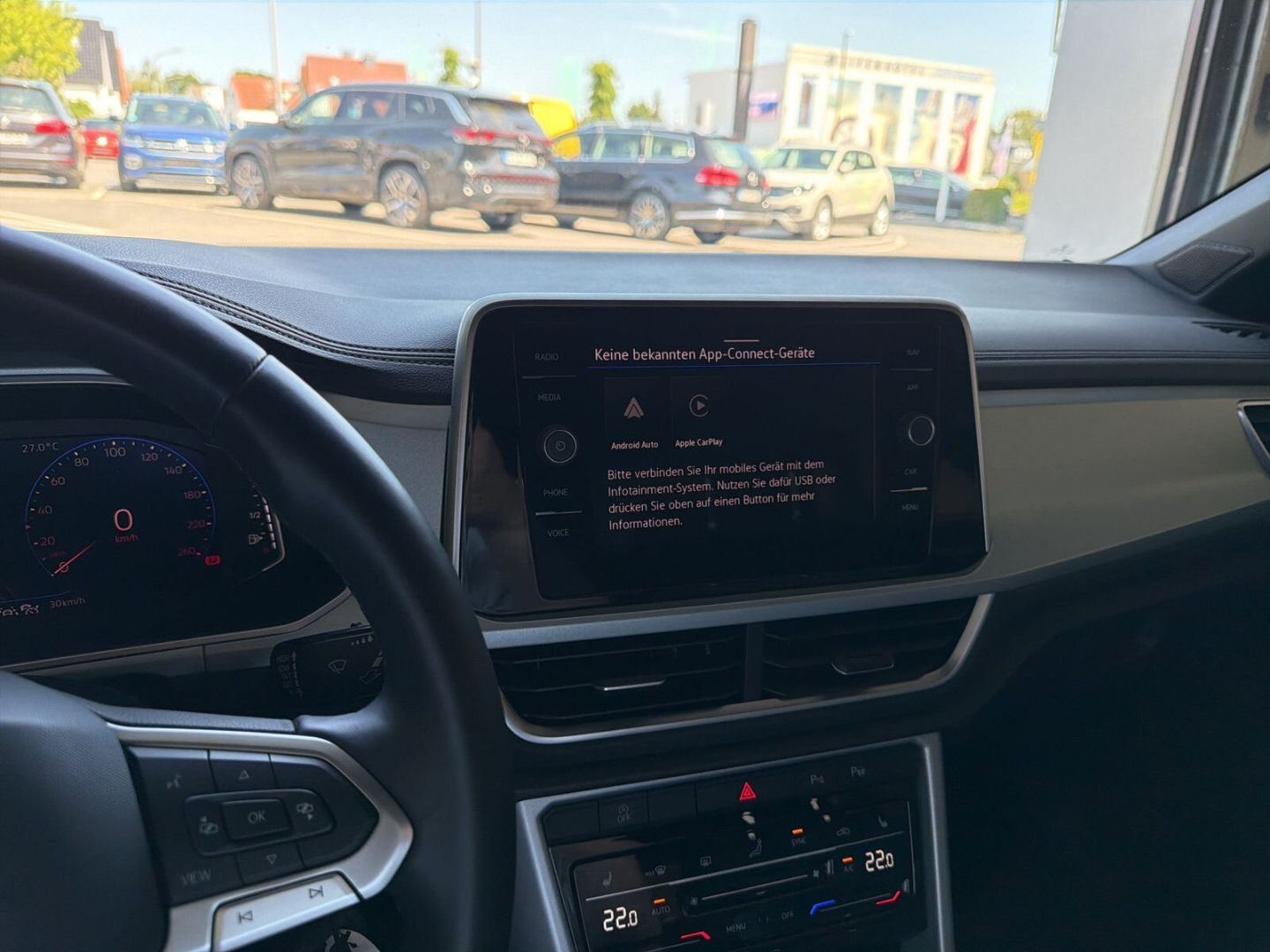Fahrzeug 20 Fahrzeugabbildung Volkswagen T-Roc 1.5 TSI Goal RearView Clima Navi LED-Plus