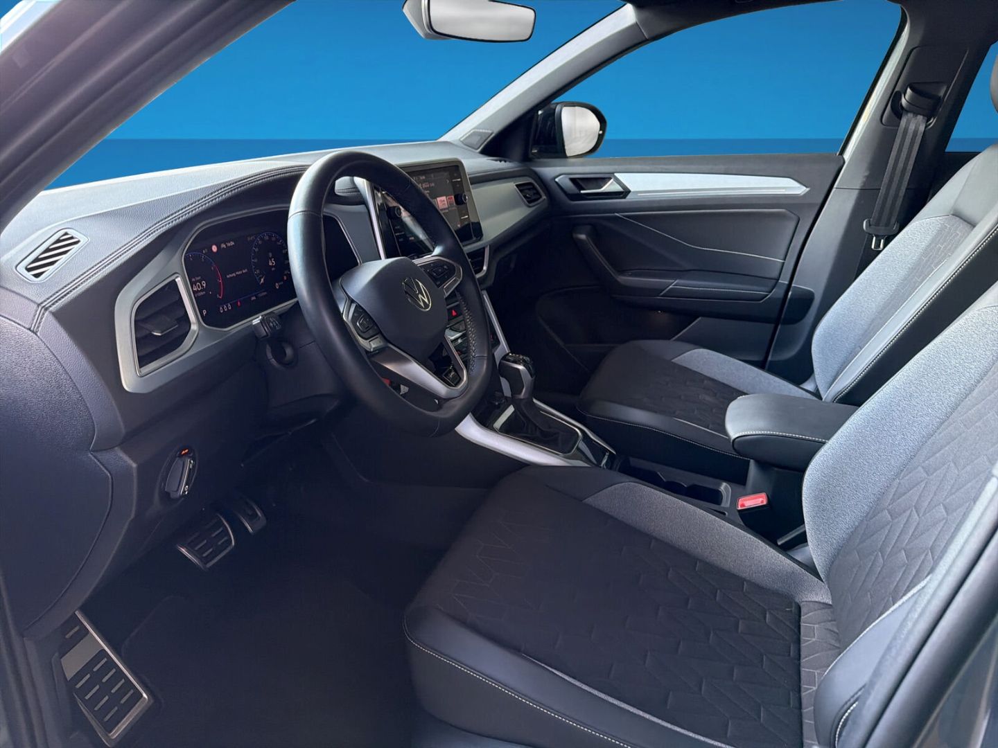 Fahrzeugabbildung Volkswagen T-Roc 1.5 TSI Goal Rear View Clima LED Navi