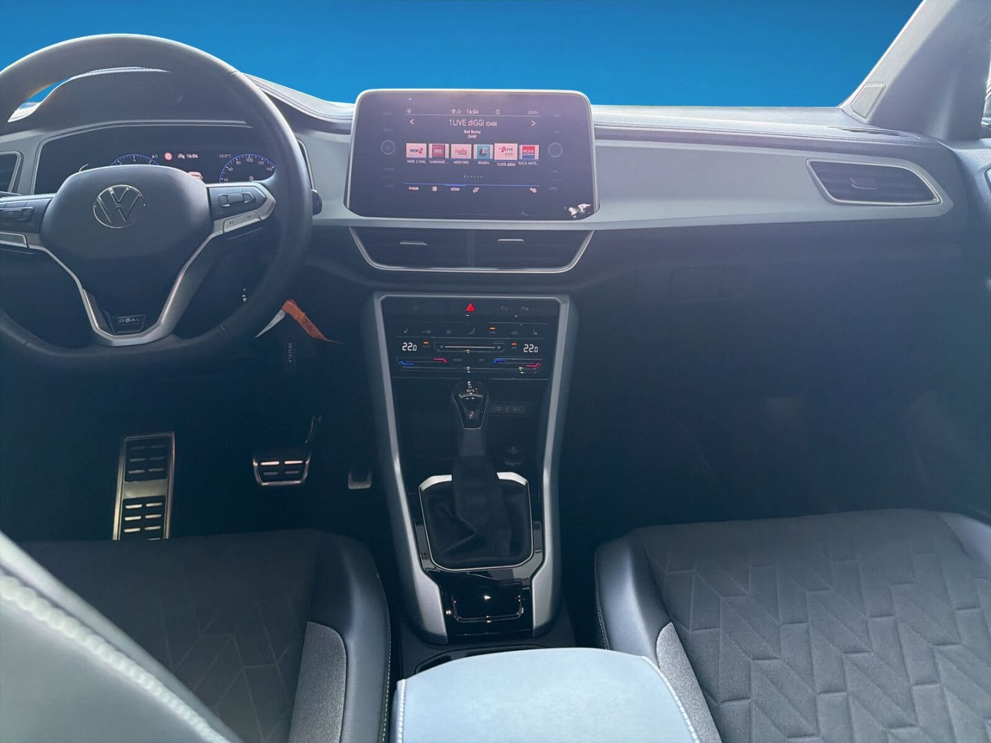 Fahrzeugabbildung Volkswagen T-Roc 1.5 TSI Goal Rear View Clima LED Navi