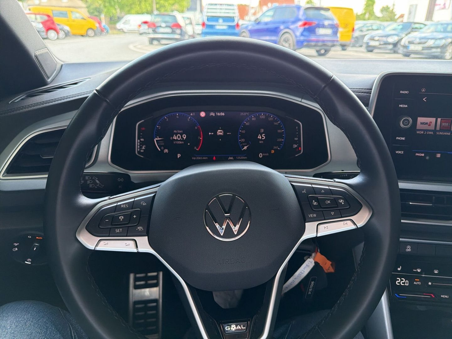 Fahrzeugabbildung Volkswagen T-Roc 1.5 TSI Goal Rear View Clima LED Navi