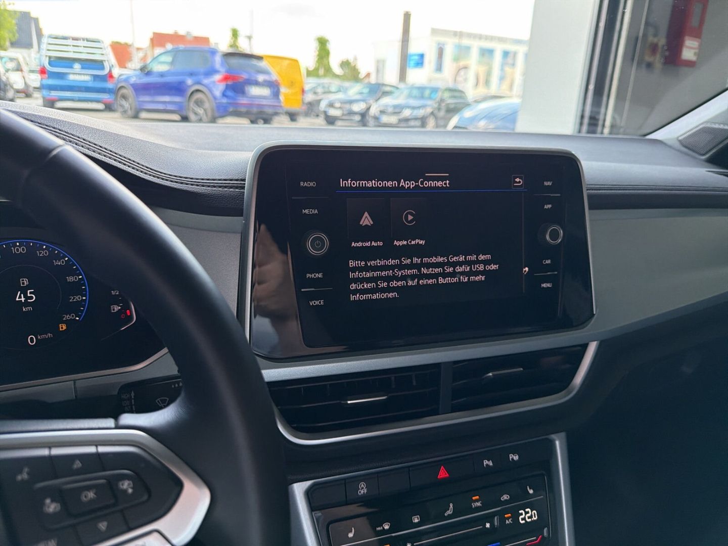 Fahrzeugabbildung Volkswagen T-Roc 1.5 TSI Goal Rear View Clima LED Navi