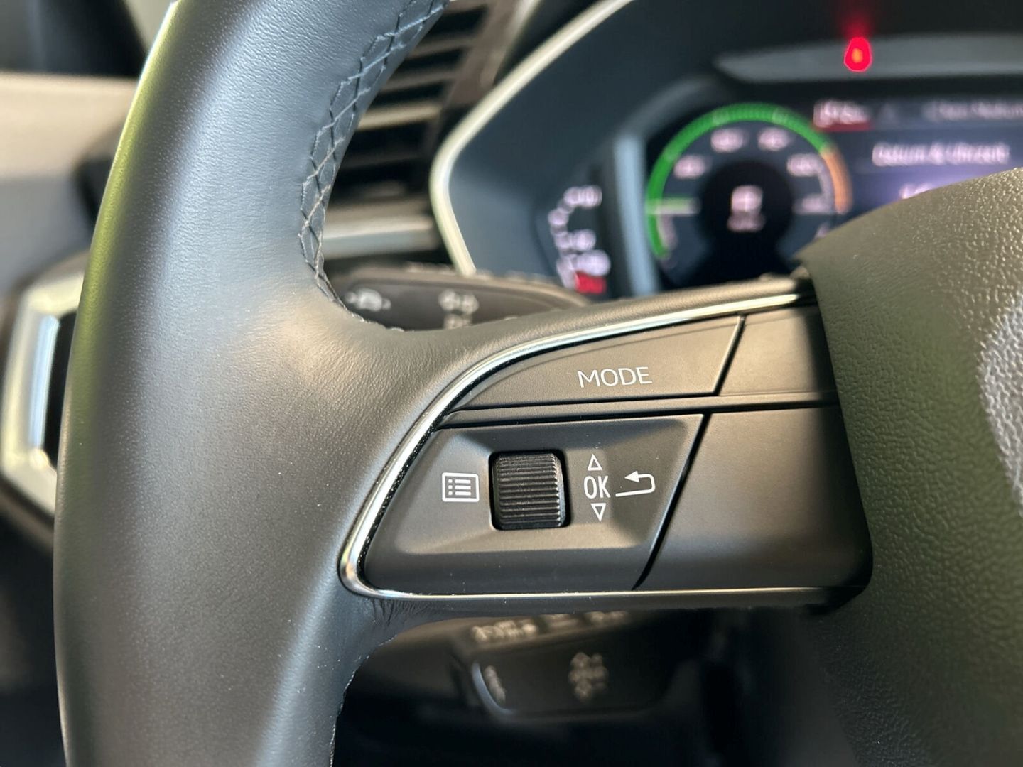Fahrzeugabbildung Audi Q3 45 TFSI e LED Kamera Alu 18'' Carplay AHK