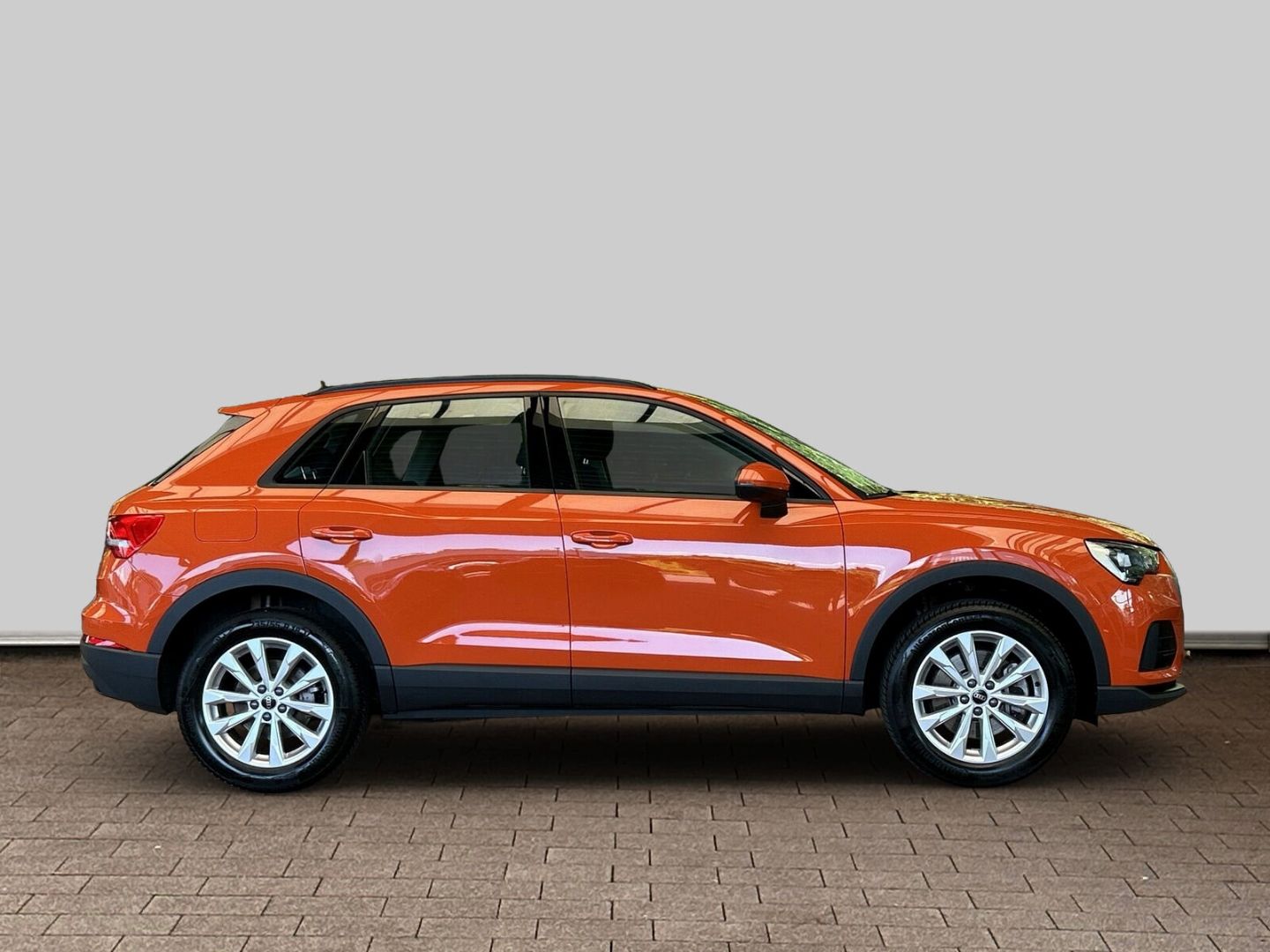 Fahrzeugabbildung Audi Q3 45 TFSI e LED Kamera Alu 18'' Carplay AHK