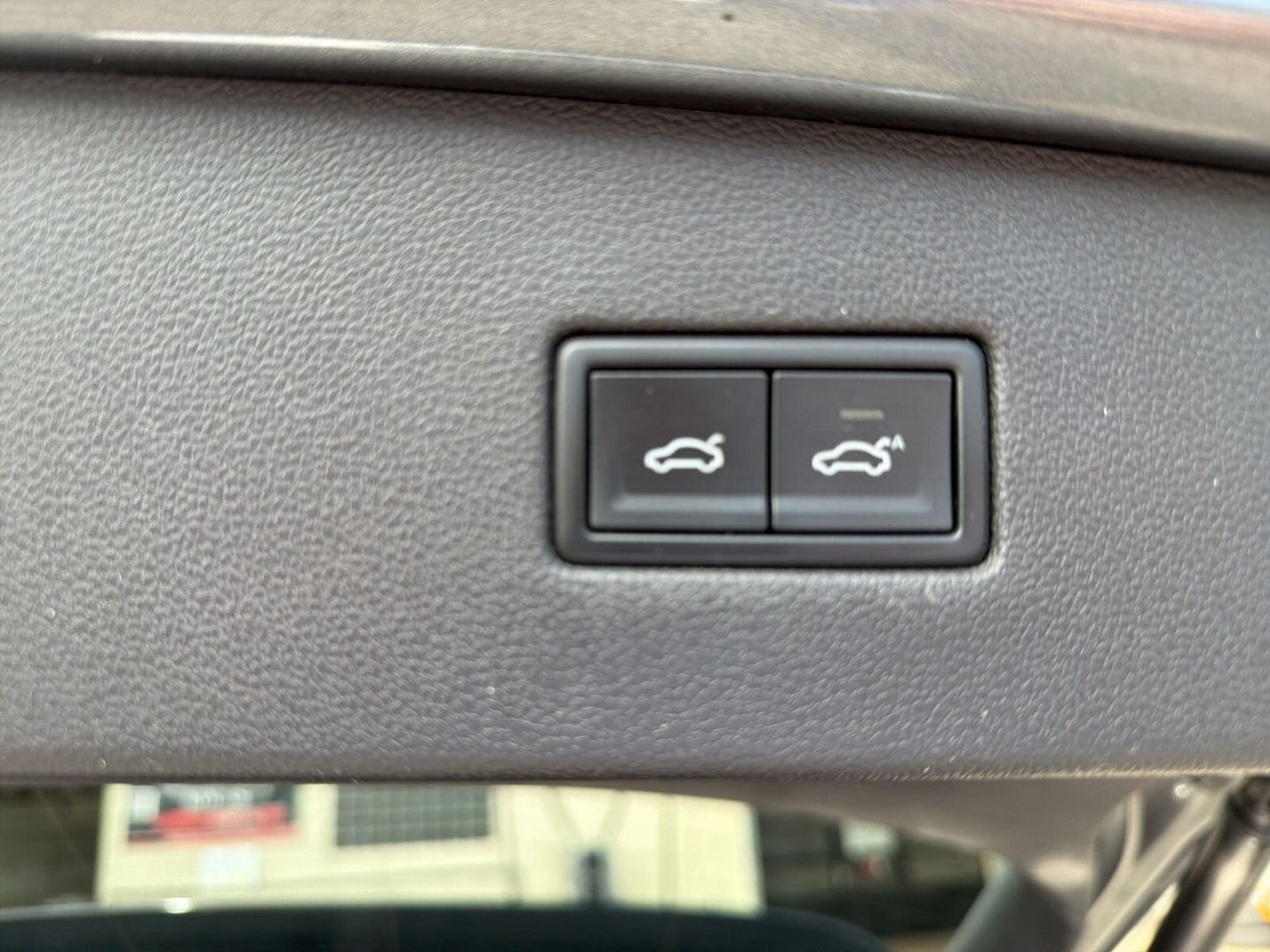 Fahrzeug 16 Fahrzeugabbildung Volkswagen Tiguan Allspace 2.0 TDI Highline 4Motion Rear Vi