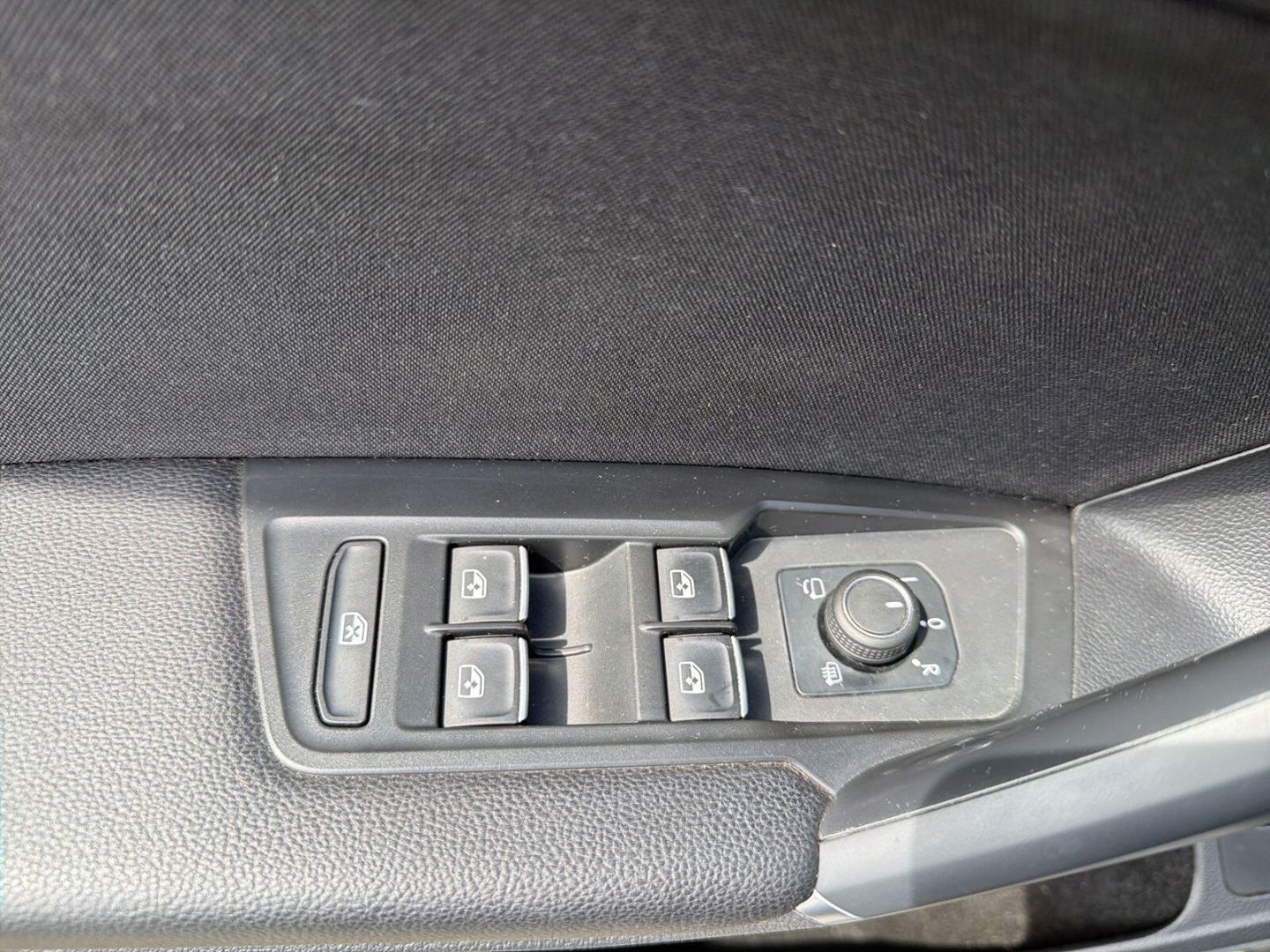 Fahrzeug 17 Fahrzeugabbildung Volkswagen Tiguan Allspace 2.0 TDI Highline 4Motion Rear Vi