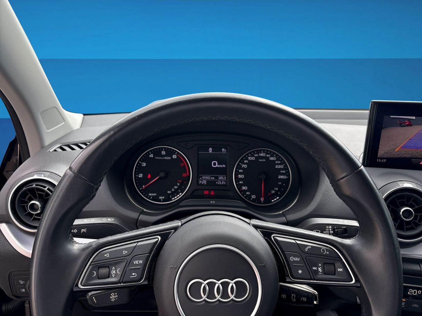 Fahrzeug 11 Fahrzeugabbildung Audi Q2 35 TFSI DSG B.O. CAM SHZ CARPLAY ALLWETTER