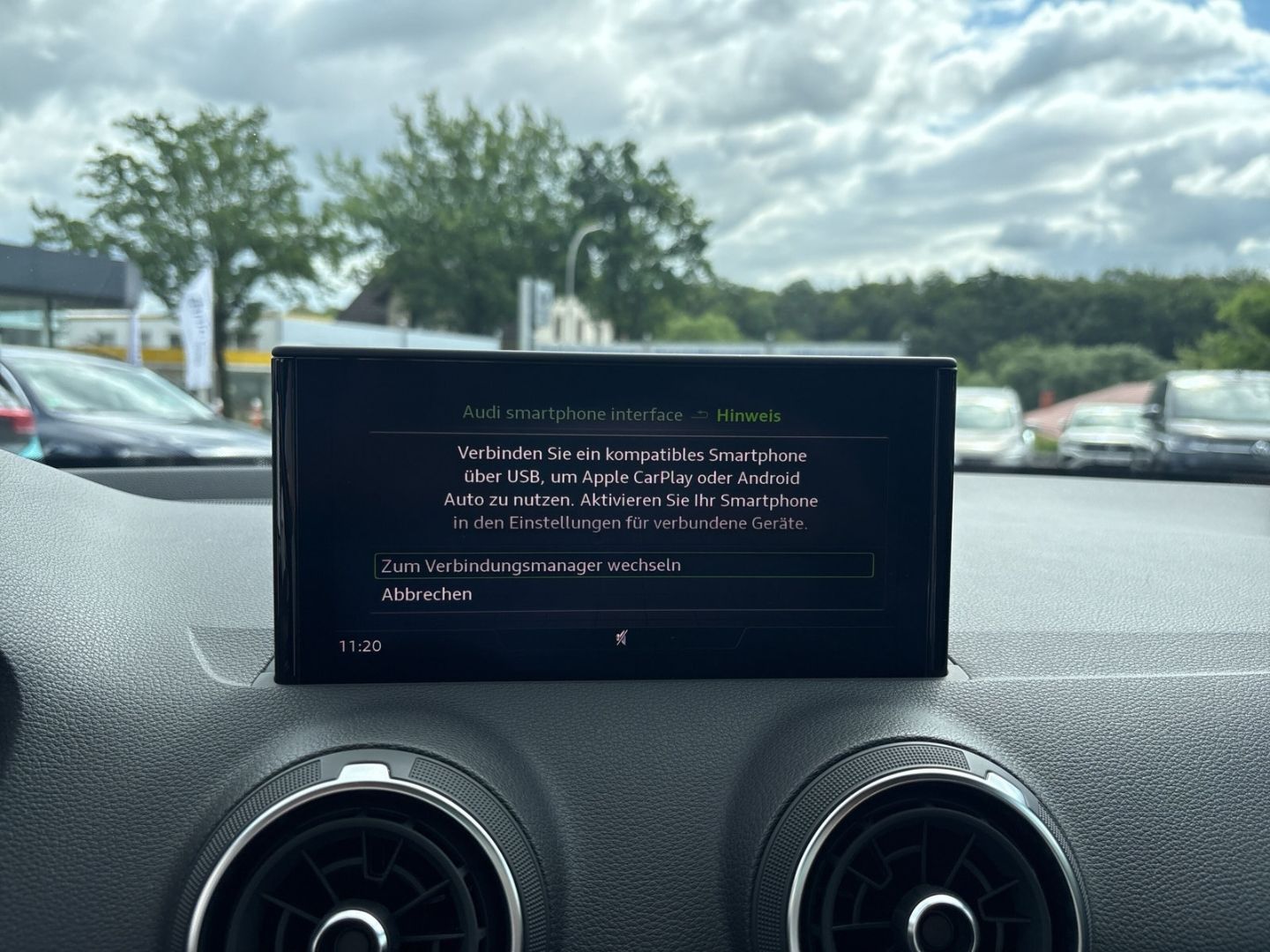 Fahrzeug 17 Fahrzeugabbildung Audi Q2 35 TFSI DSG B.O. CAM SHZ CARPLAY ALLWETTER