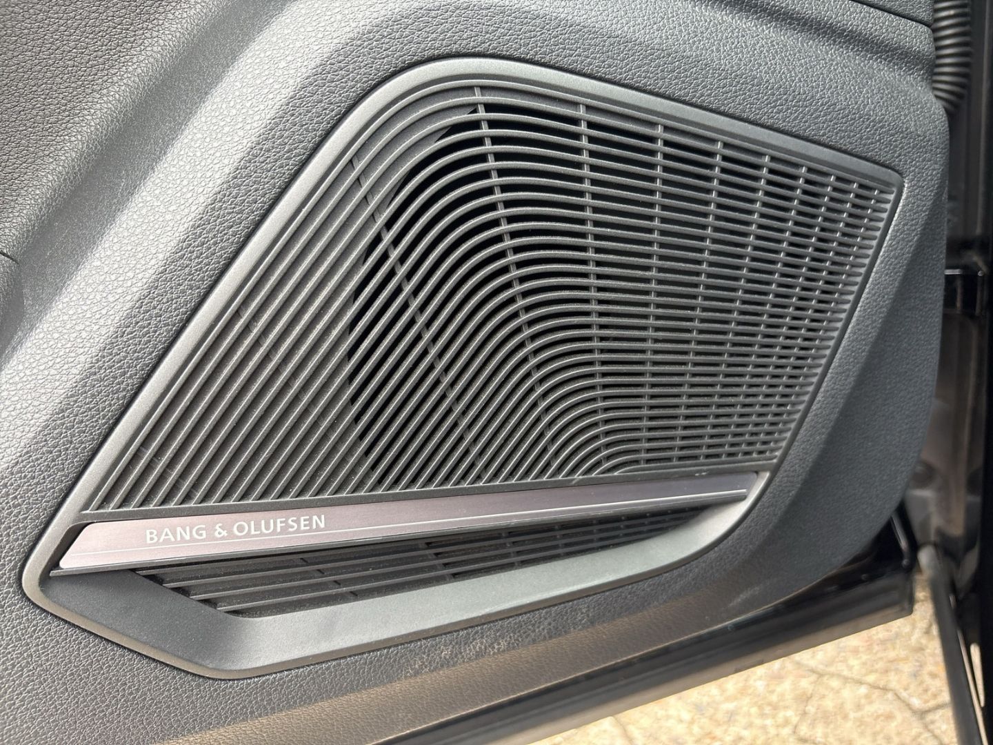 Fahrzeug 20 Fahrzeugabbildung Audi Q2 35 TFSI DSG B.O. CAM SHZ CARPLAY ALLWETTER