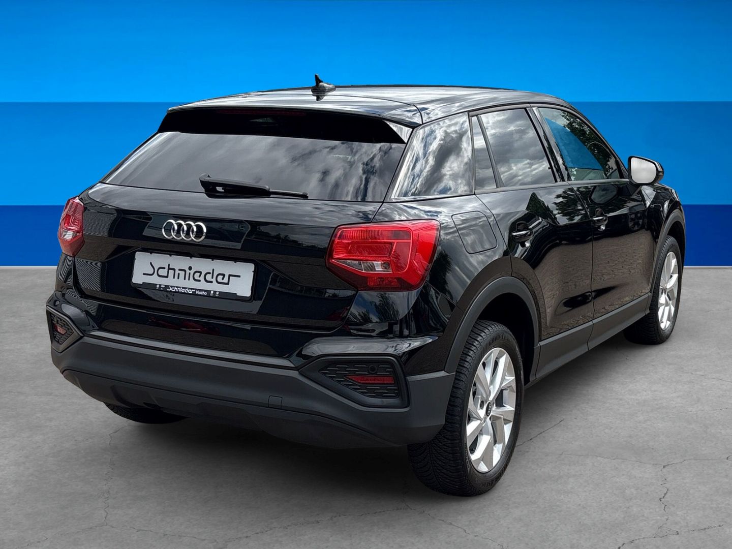 Fahrzeug 5 Fahrzeugabbildung Audi Q2 35 TFSI DSG B.O. CAM SHZ CARPLAY ALLWETTER
