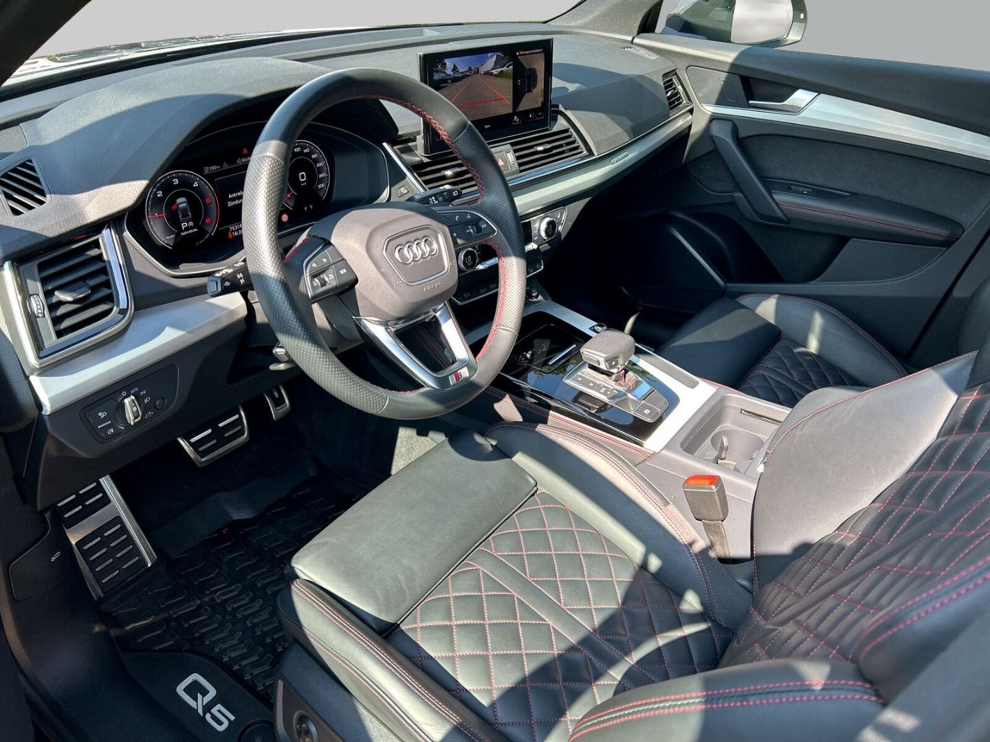 Fahrzeug 13 Fahrzeugabbildung Audi Q5 40 TDI quattro S Line Matrix S Sportsitze LED