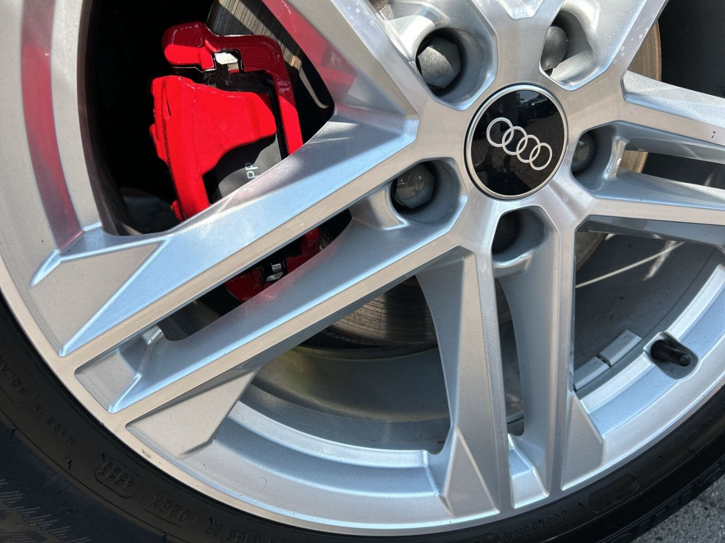Fahrzeug 26 Fahrzeugabbildung Audi Q5 40 TDI quattro S Line Matrix S Sportsitze LED