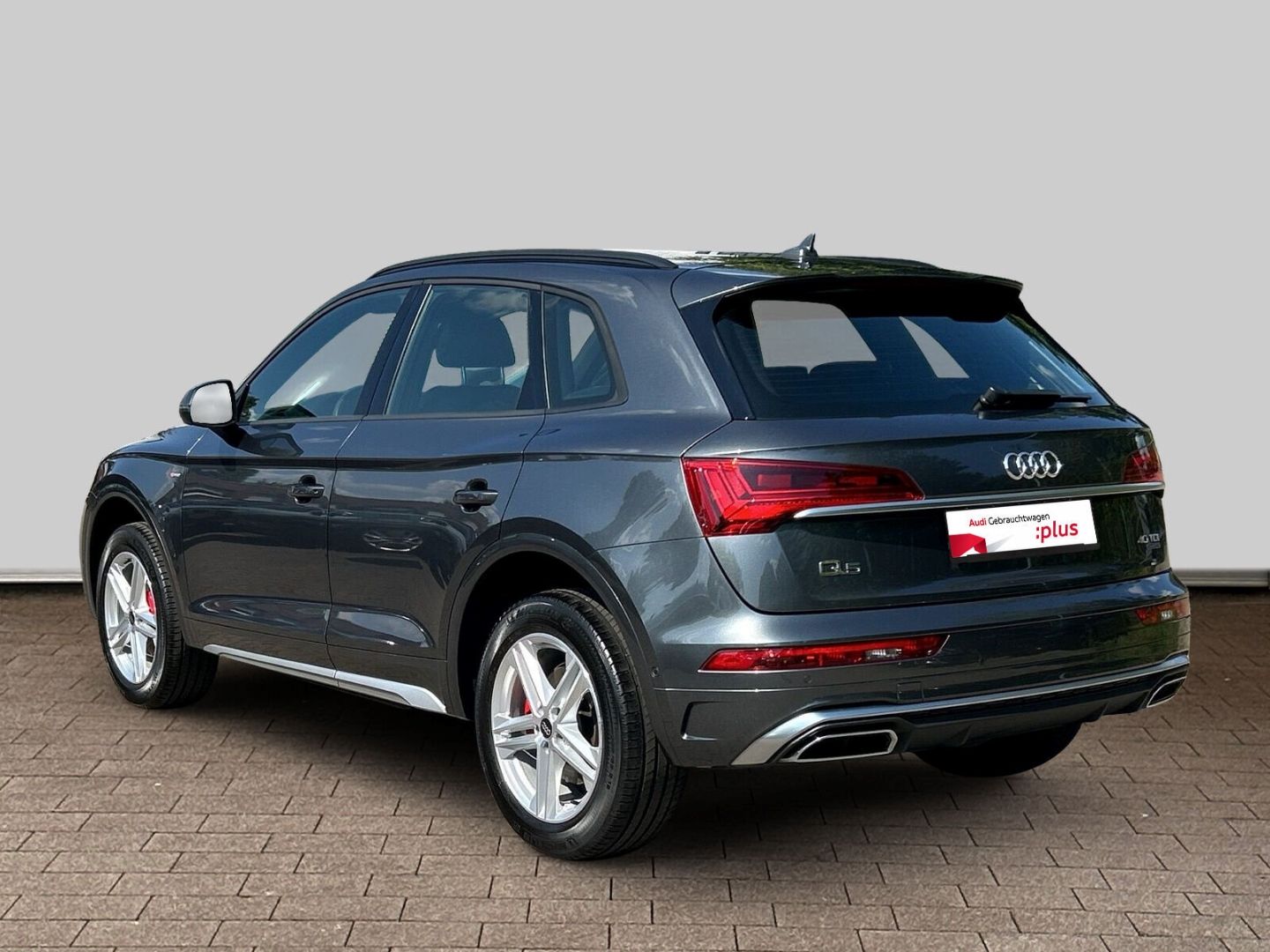 Fahrzeug 7 Fahrzeugabbildung Audi Q5 40 TDI quattro S Line Matrix S Sportsitze LED