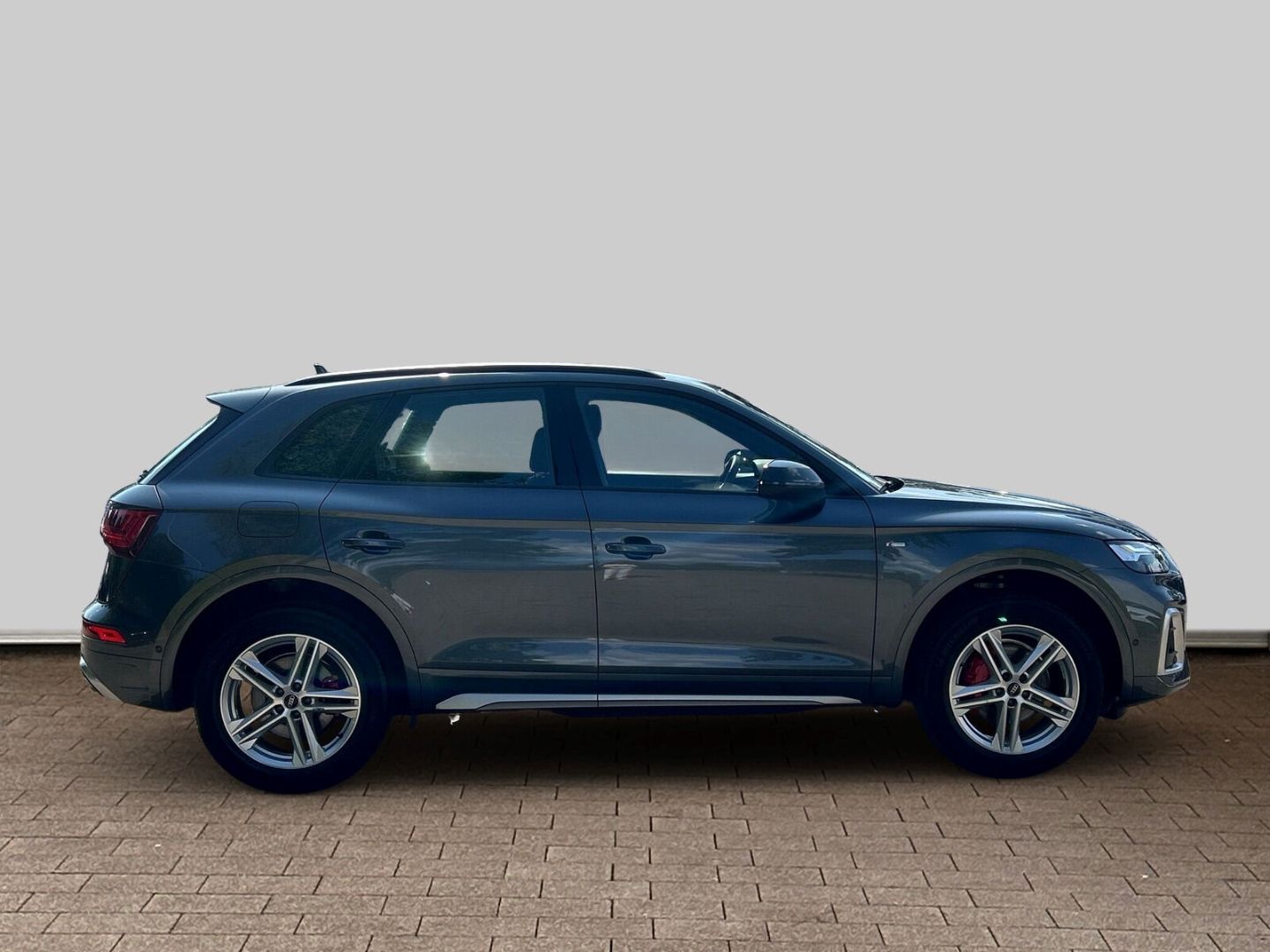 Fahrzeug 8 Fahrzeugabbildung Audi Q5 40 TDI quattro S Line Matrix S Sportsitze LED