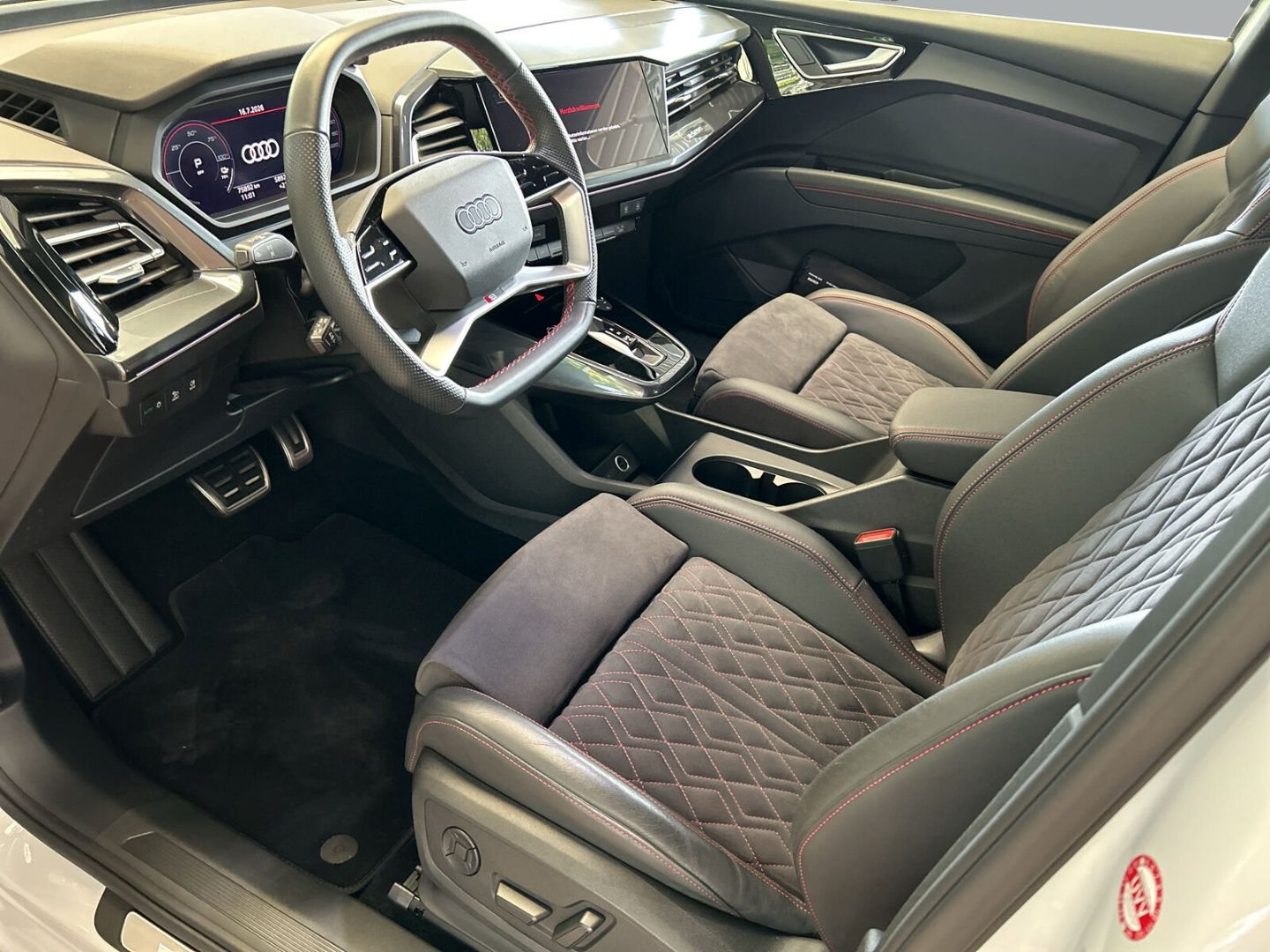 Fahrzeug 11 Fahrzeugabbildung Audi Q4 40 Sportback S Line Matrix LED Pano Wärmepump