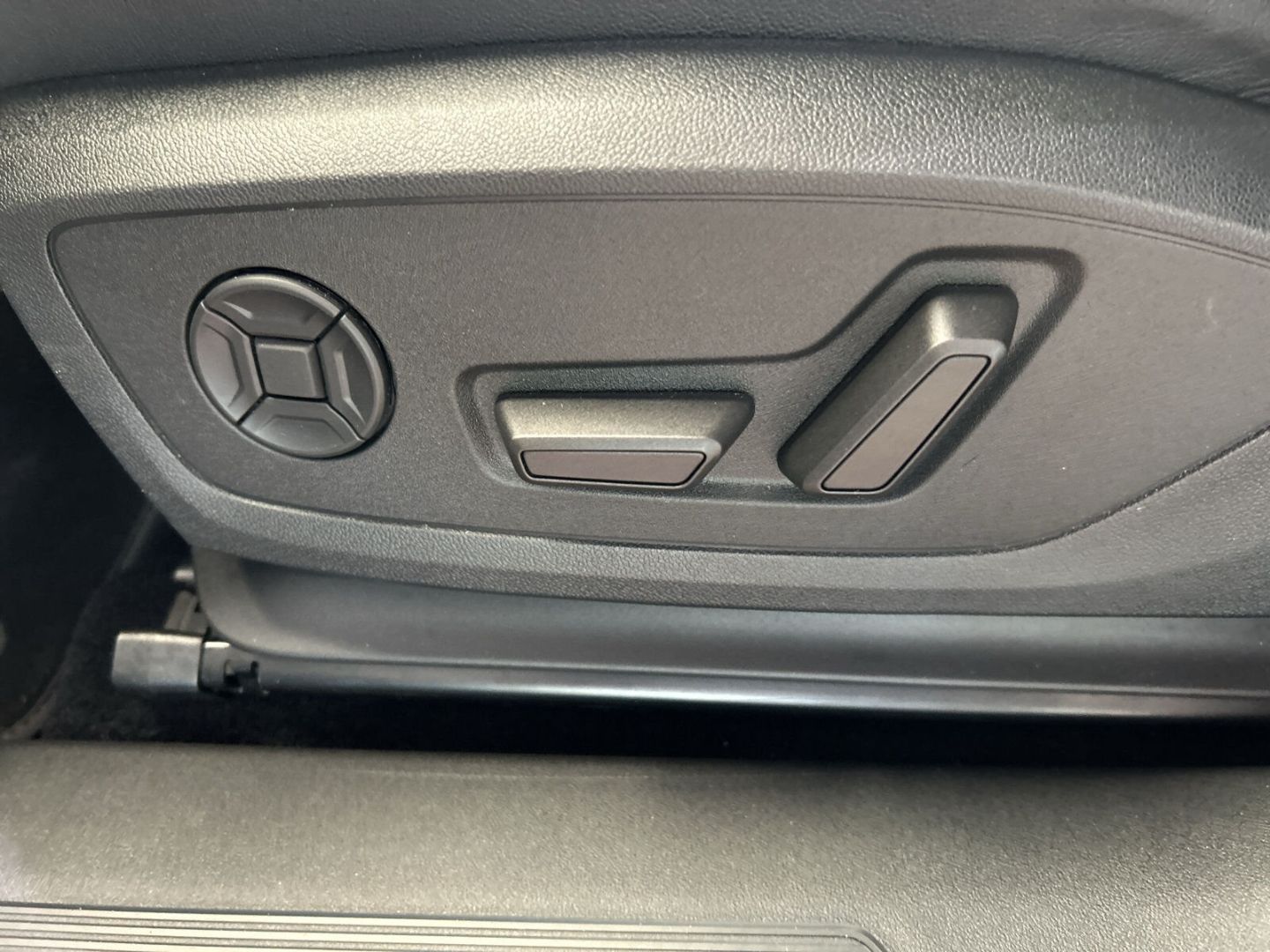 Fahrzeug 23 Fahrzeugabbildung Audi Q4 40 Sportback S Line Matrix LED Pano Wärmepump