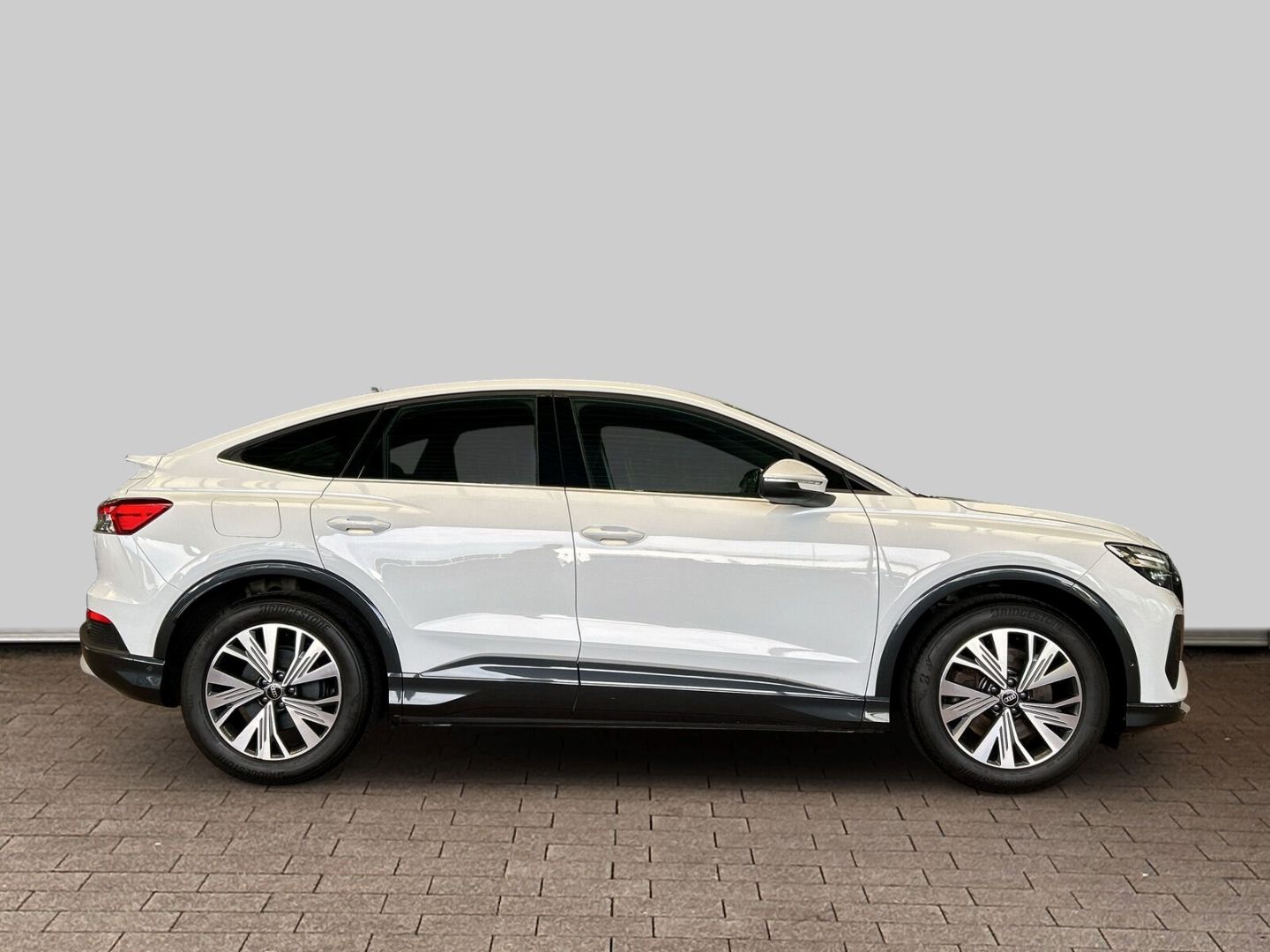 Fahrzeug 6 Fahrzeugabbildung Audi Q4 40 Sportback S Line Matrix LED Pano Wärmepump