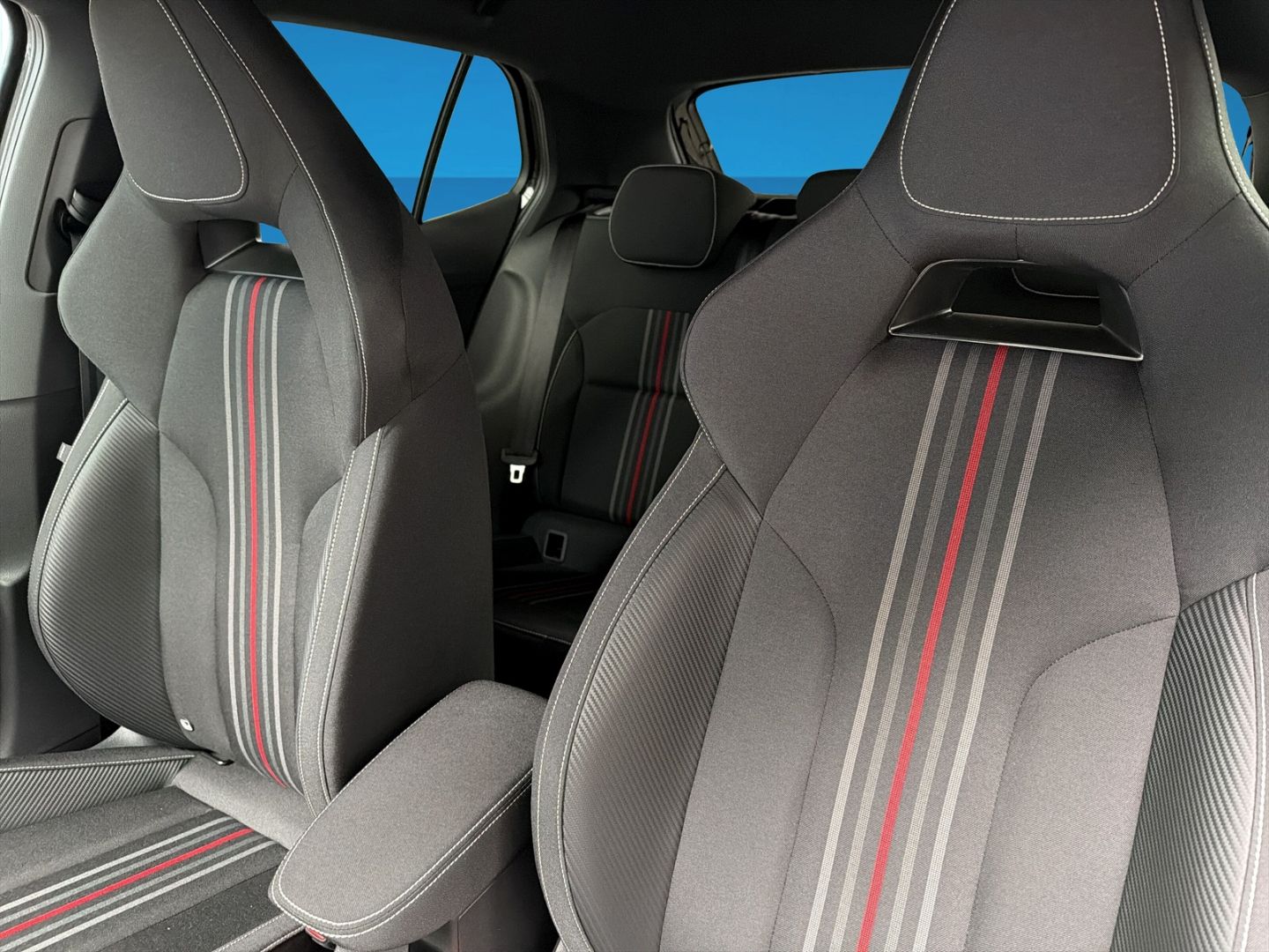 Fahrzeug 14 Fahrzeugabbildung SKODA Fabia 1.0 TSI Monte Carlo Virtual Cockpit Clima - mit KI generiert/bearbeitet