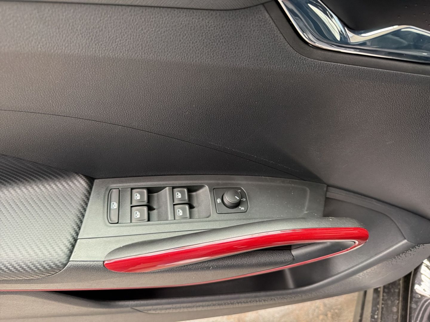 Fahrzeug 15 Fahrzeugabbildung SKODA Fabia 1.0 TSI Monte Carlo Virtual Cockpit Clima - mit KI generiert/bearbeitet