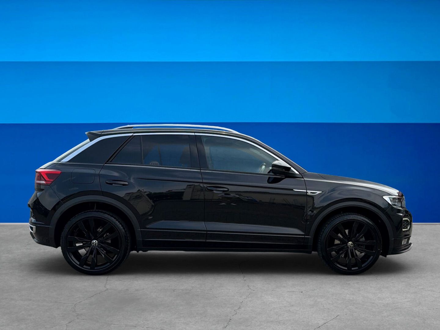 Fahrzeug 6 Fahrzeugabbildung Volkswagen T-Roc 1.5 TSI Sport R-Line Rear View Pano AHK