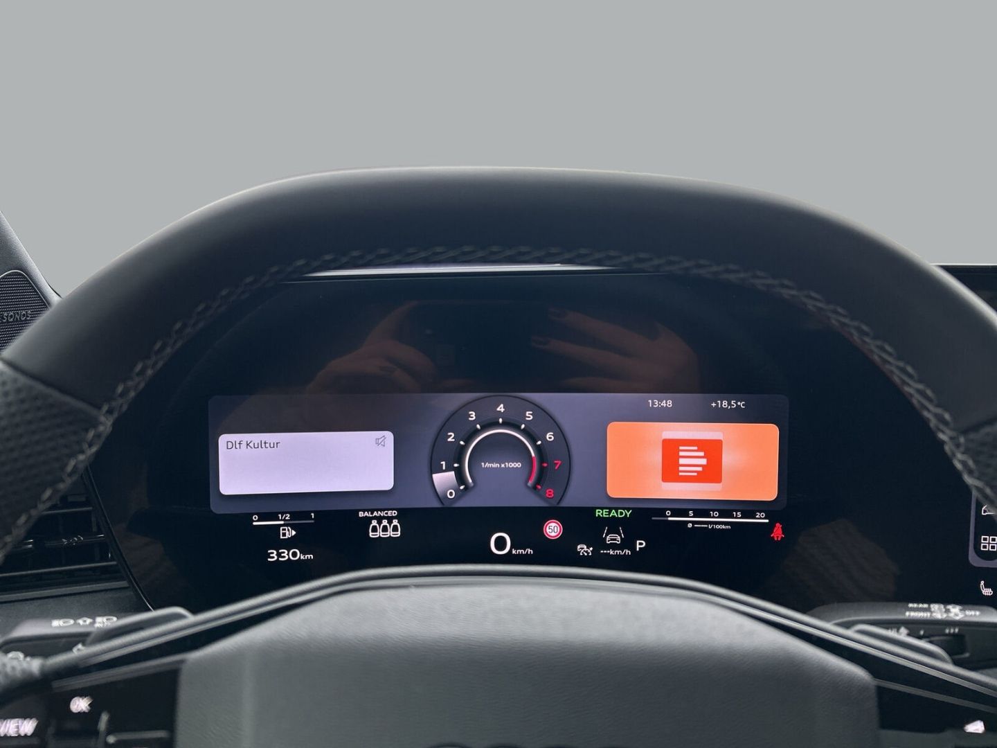 Fahrzeugabbildung Audi A3 SPORTBACK ADVANCED 85 kW+LED+PANO+AHK+KAMERA - mit KI generiert/bearbeitet