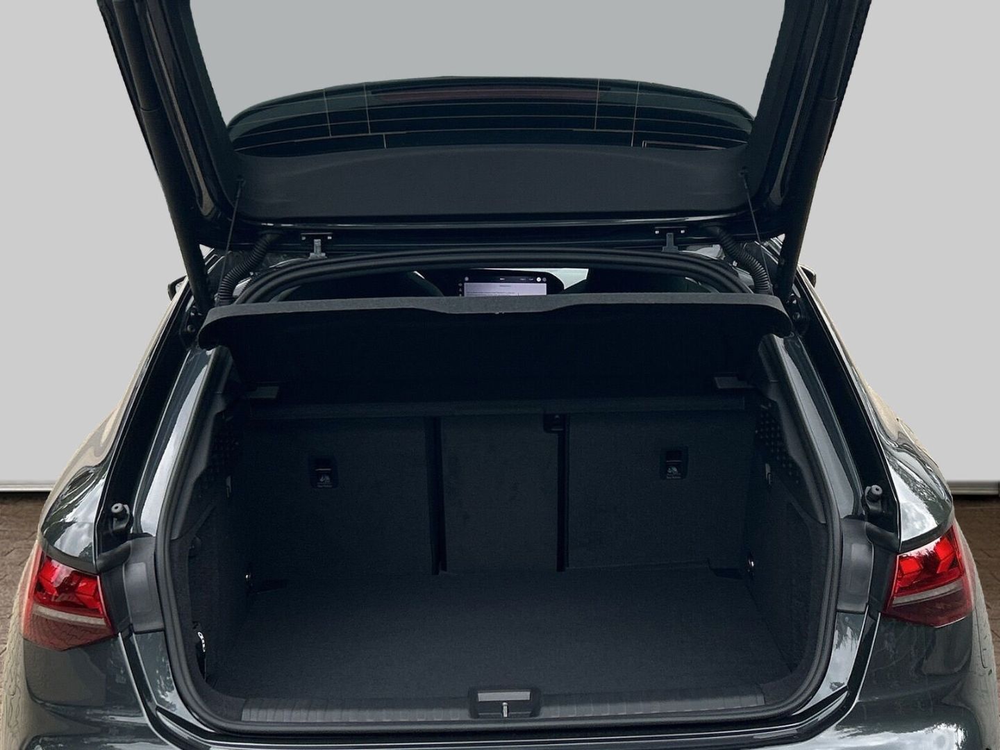 Fahrzeugabbildung Audi A3 SPORTBACK ADVANCED 85 kW+LED+PANO+AHK+KAMERA - mit KI generiert/bearbeitet