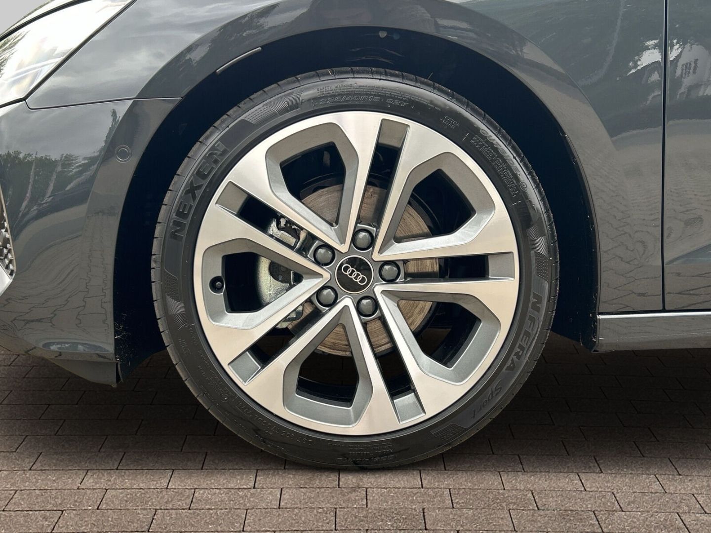 Fahrzeugabbildung Audi A3 SPORTBACK ADVANCED 85 kW+LED+PANO+AHK+KAMERA - mit KI generiert/bearbeitet