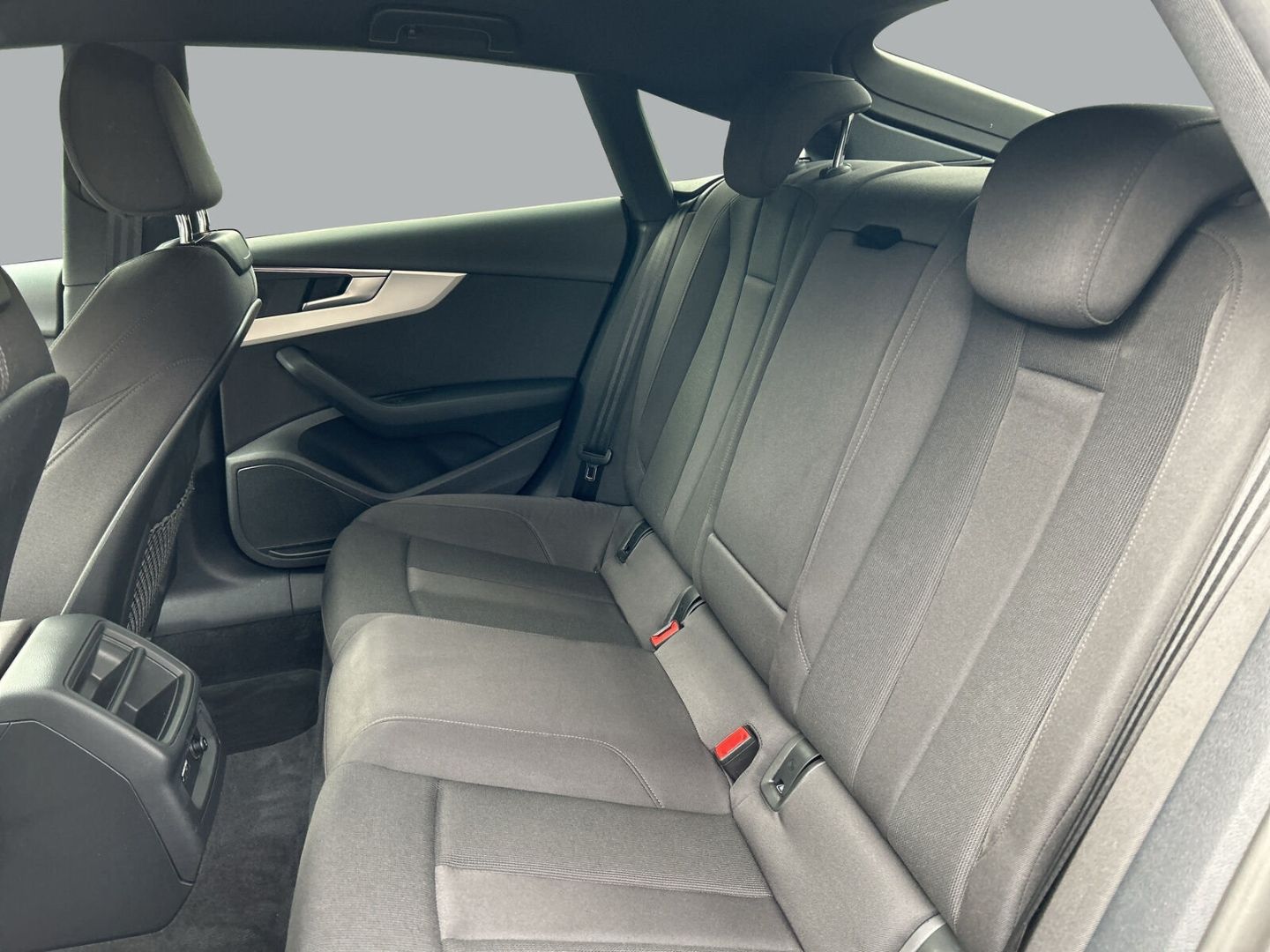 Fahrzeugabbildung Audi A5 S-Line QUATTRO 40 2.0 TDI Sportback MATRIX LE - mit KI generiert/bearbeitet