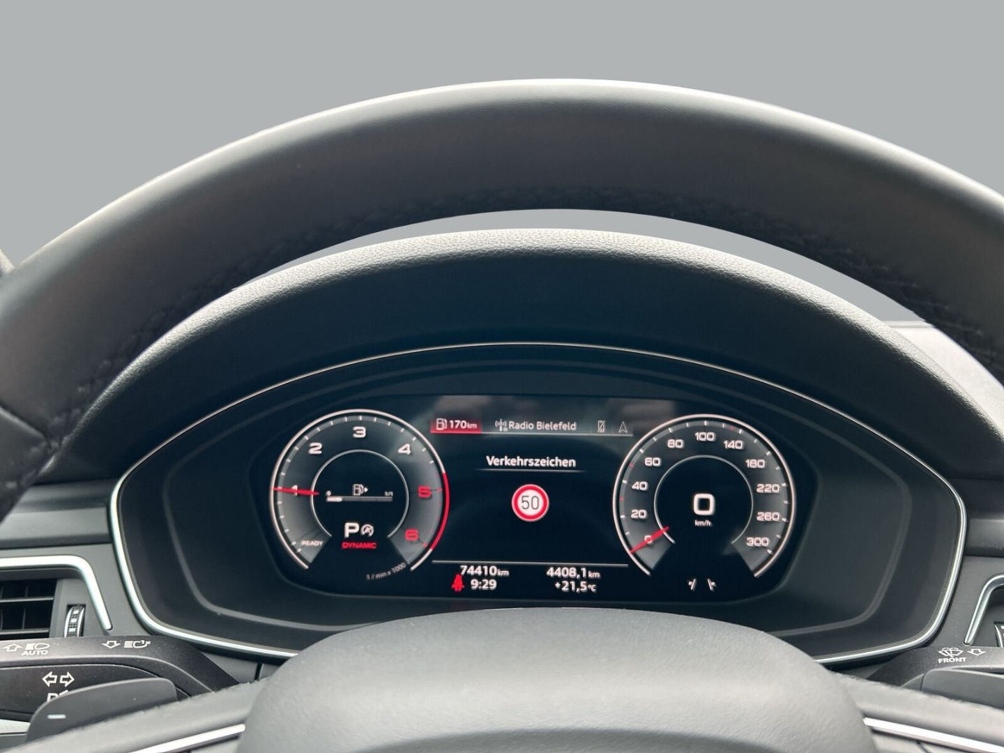 Fahrzeugabbildung Audi A5 S-Line QUATTRO 40 2.0 TDI Sportback MATRIX LE - mit KI generiert/bearbeitet