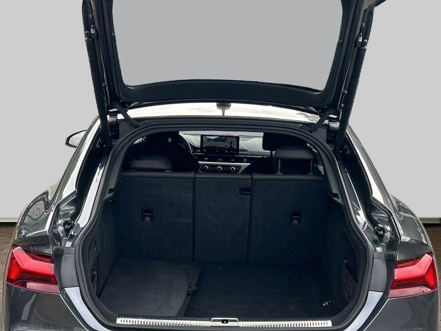 Fahrzeugabbildung Audi A5 S-Line QUATTRO 40 2.0 TDI Sportback MATRIX LE - mit KI generiert/bearbeitet