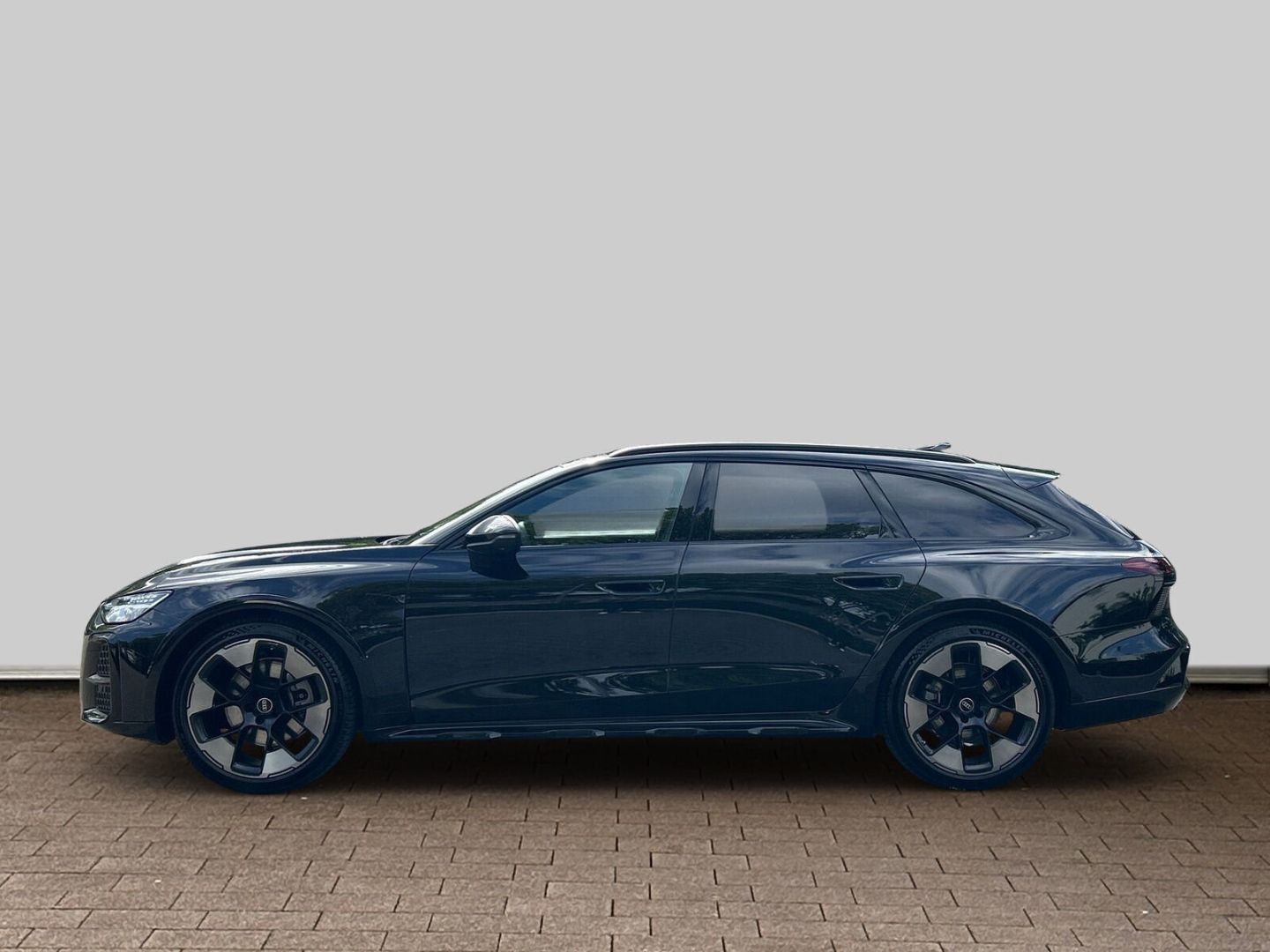 Fahrzeugabbildung Audi A6 TDI ALLROAD+MATRIX LED+PANO+AHK+HUD+TECHPRO+ - mit KI generiert/bearbeitet