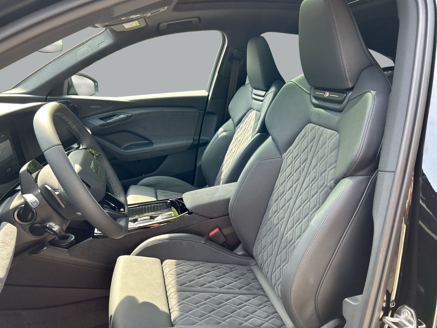 Fahrzeugabbildung Audi Q6 e-tron SPORTBACK 315KW+AHK+LUFT+TECHPRO+HUD+P
