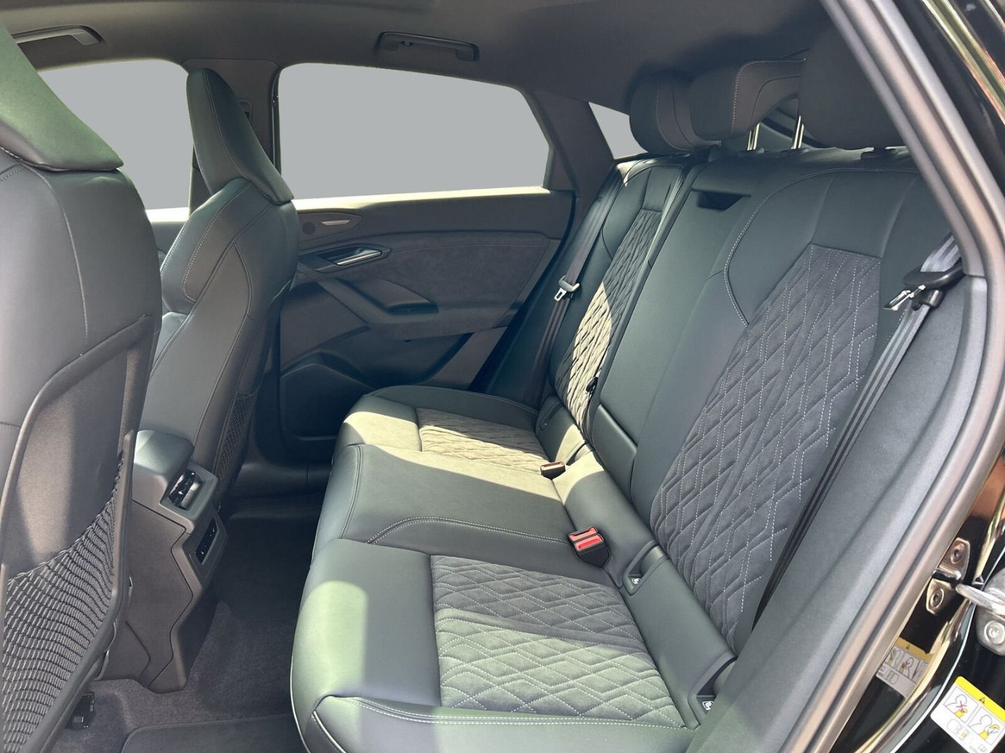 Fahrzeugabbildung Audi Q6 e-tron SPORTBACK 315KW+AHK+LUFT+TECHPRO+HUD+P