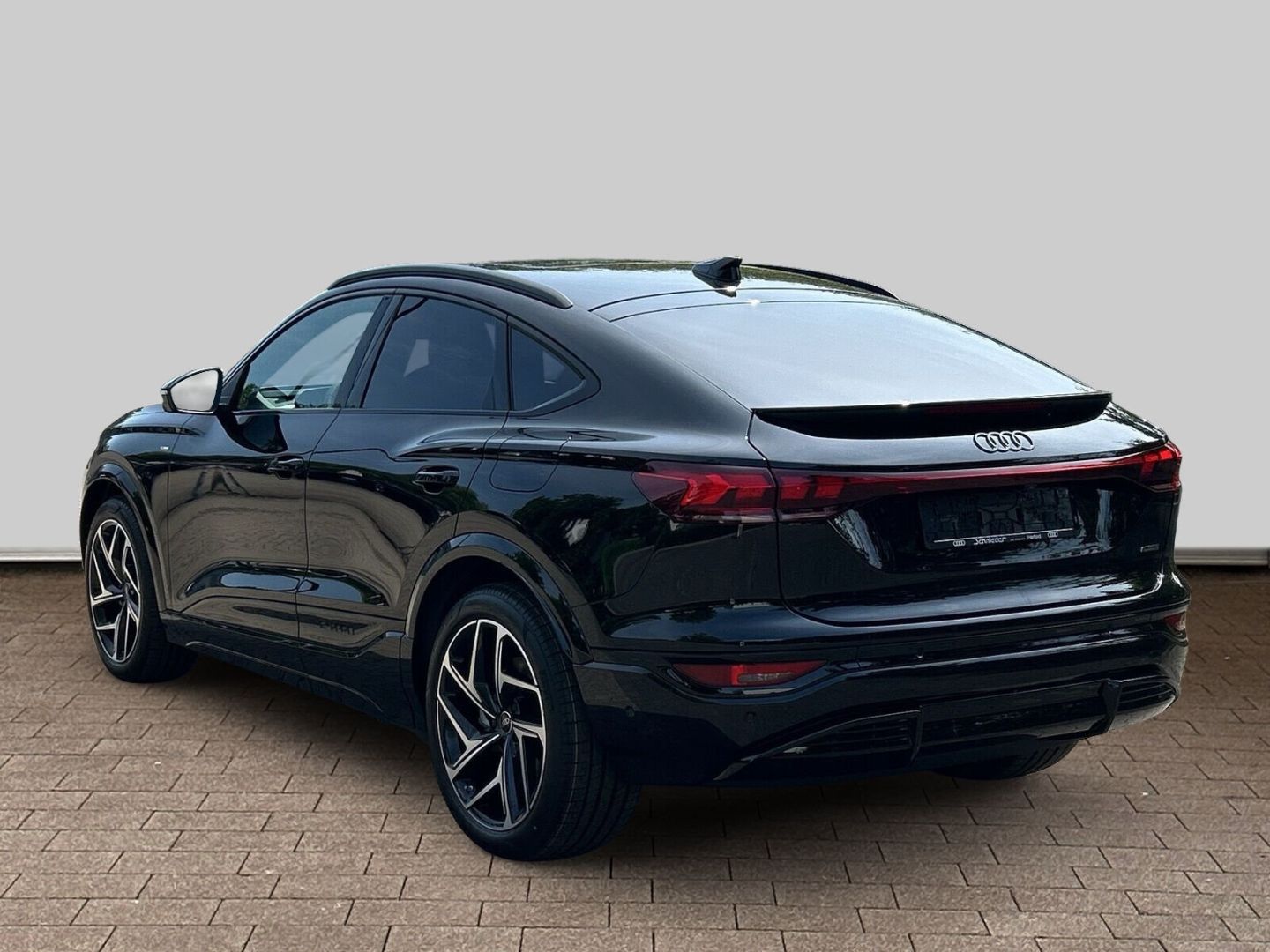 Fahrzeugabbildung Audi Q6 e-tron SPORTBACK 315KW+AHK+LUFT+TECHPRO+HUD+P