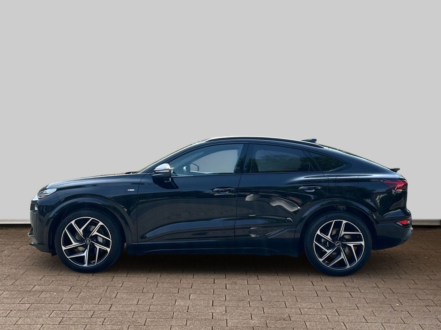 Fahrzeugabbildung Audi Q6 e-tron SPORTBACK 315KW+AHK+LUFT+TECHPRO+HUD+P