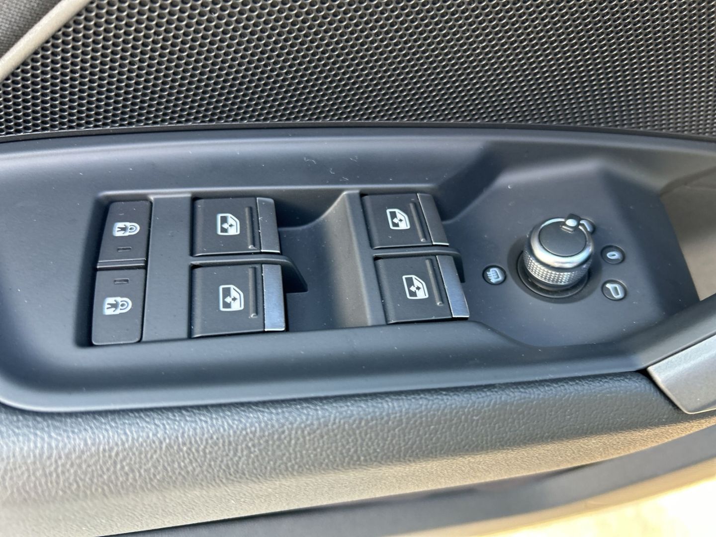 Fahrzeug 25 Fahrzeugabbildung Audi A3 Sportback Advanced 35 TDI NAVI+LED+ACC+CARPLA - mit KI generiert/bearbeitet