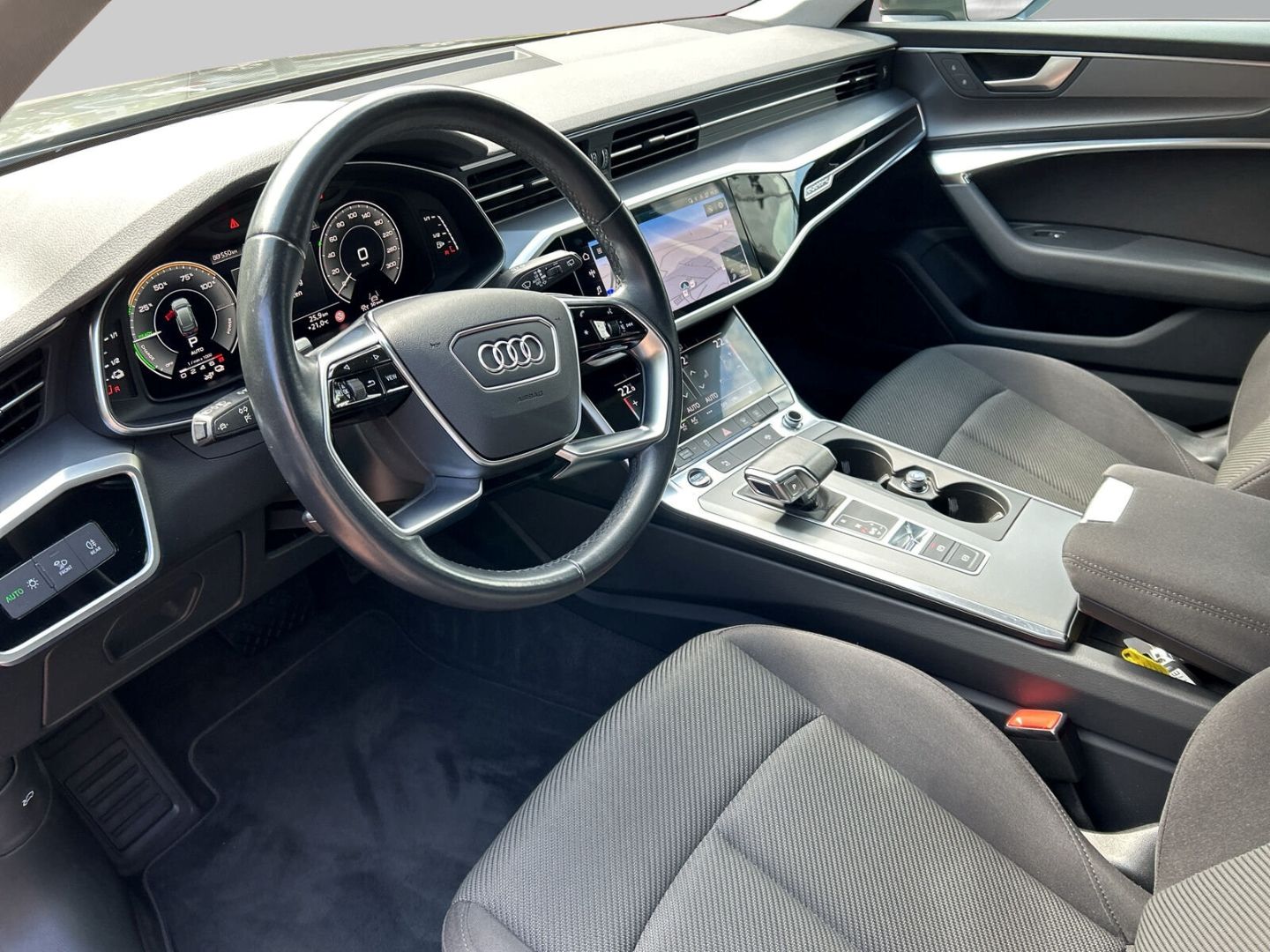 Fahrzeug 12 Fahrzeugabbildung Audi A6 Avant 50 TFSI e quattro Matrix LED Kamera Car