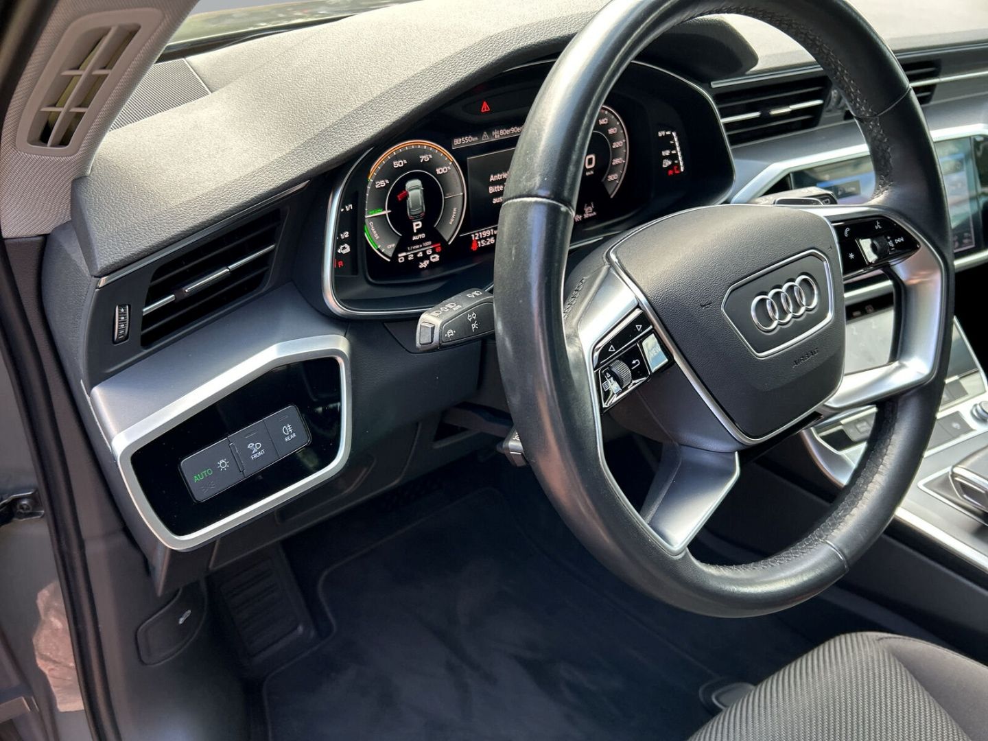 Fahrzeug 16 Fahrzeugabbildung Audi A6 Avant 50 TFSI e quattro Matrix LED Kamera Car