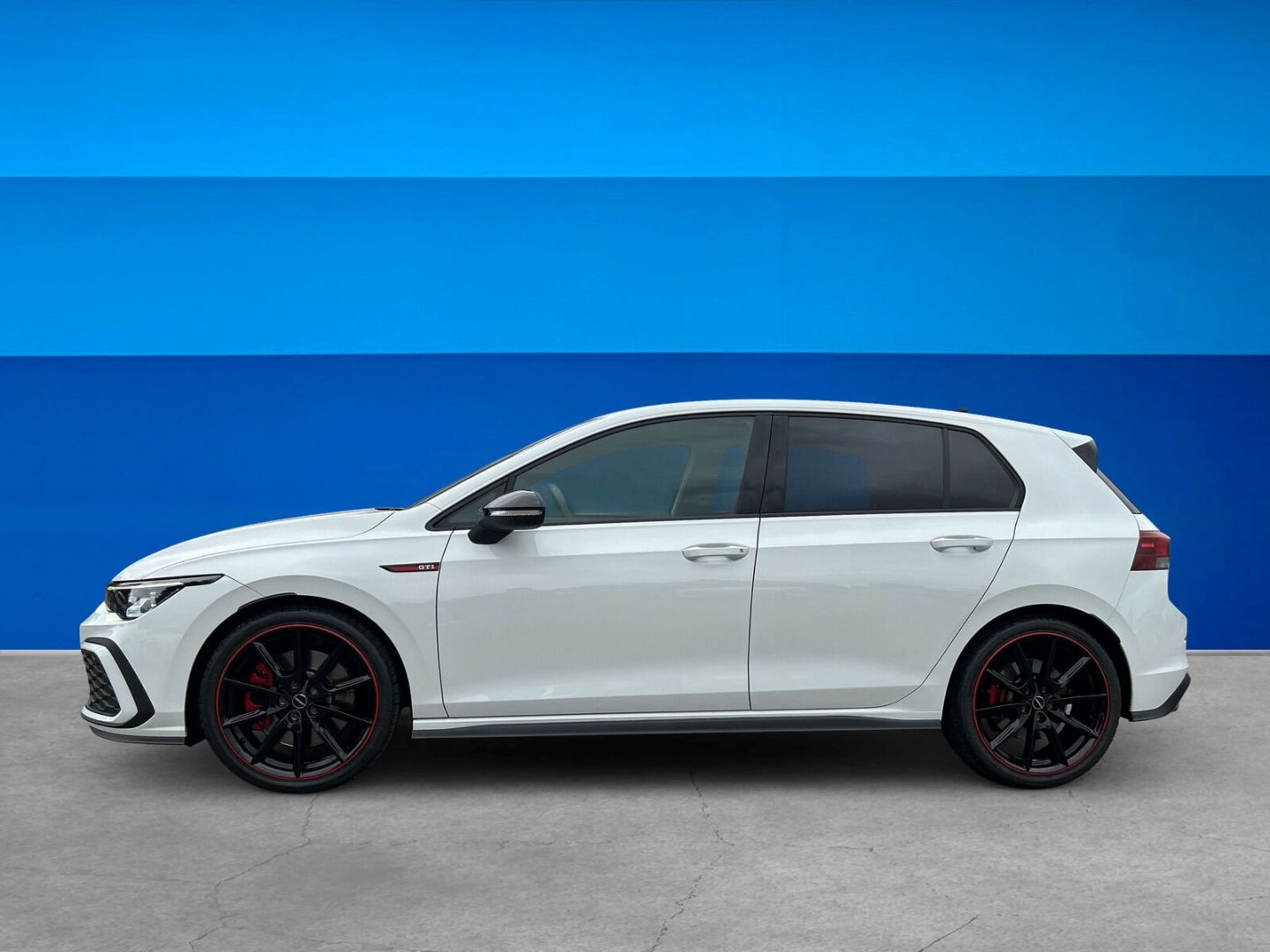 Fahrzeug 4 Fahrzeugabbildung Volkswagen Golf VIII 2.0 TSI GTI Navi Digitales Cockpit Sou - mit KI generiert/bearbeitet